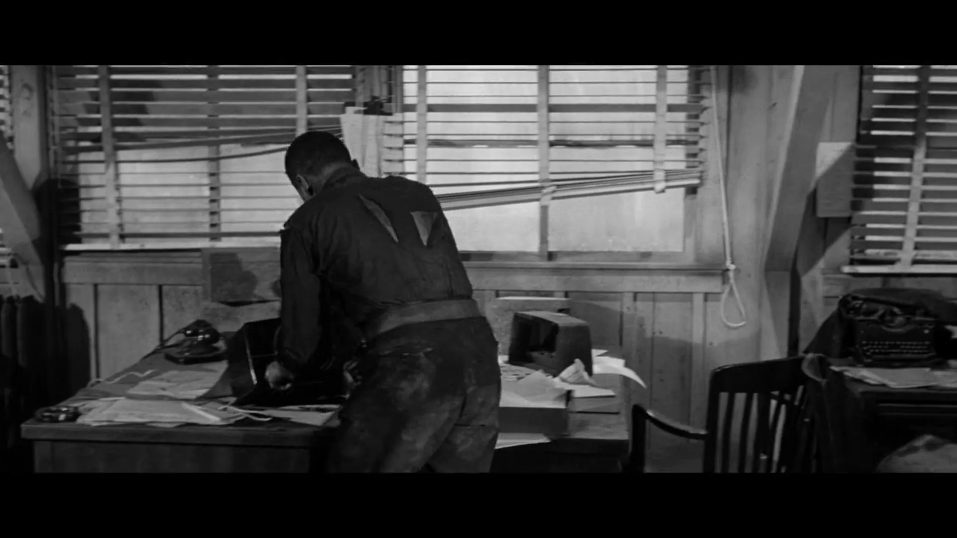 The World, the Flesh and the Devil scene still 1