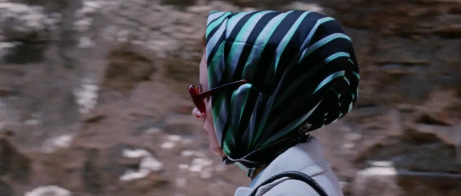 The Forbidden Photos of a Lady Above Suspicion scene still 4