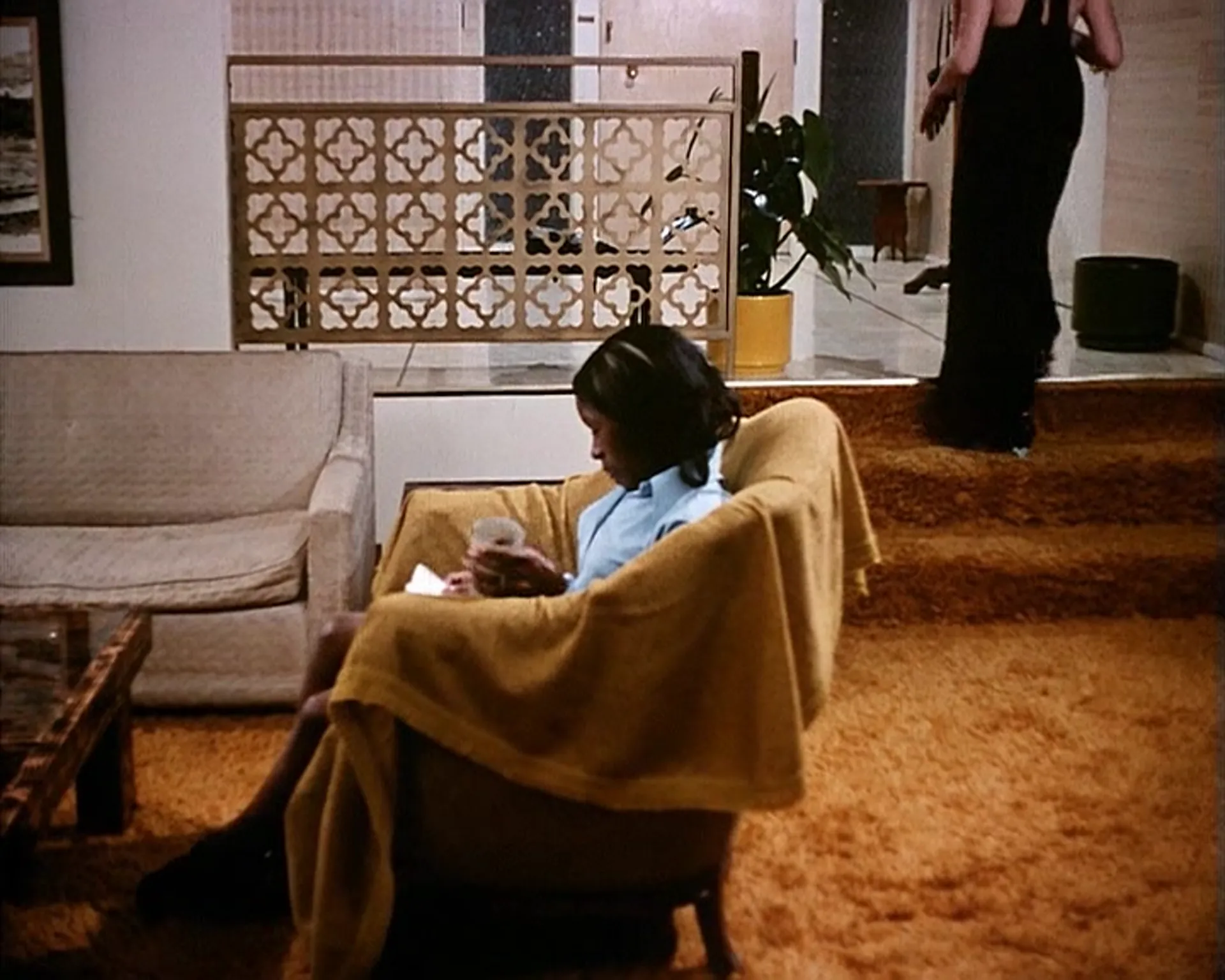 The Black Alley Cats scene still 4