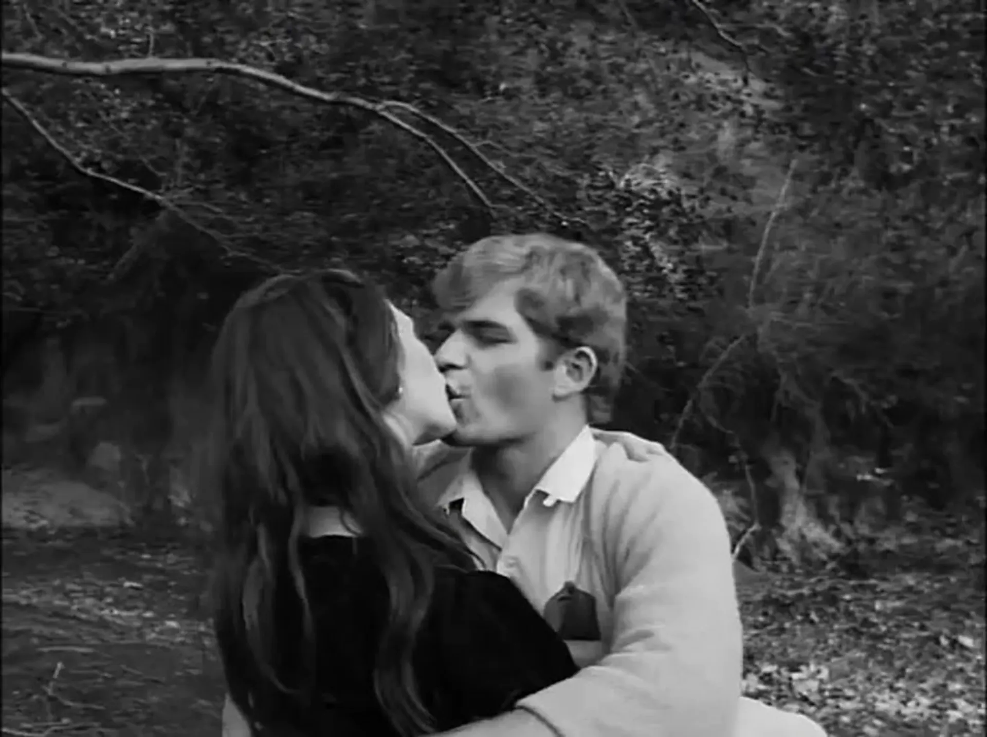 A Couple of Trouble scene still 3