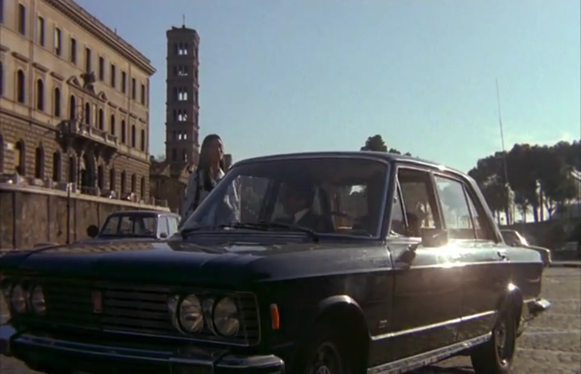 Emanuelle Around the World scene still 8