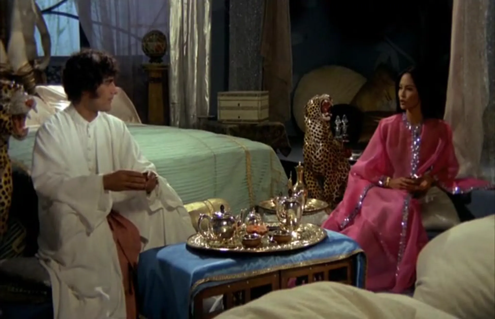 Emanuelle Around the World scene still 11