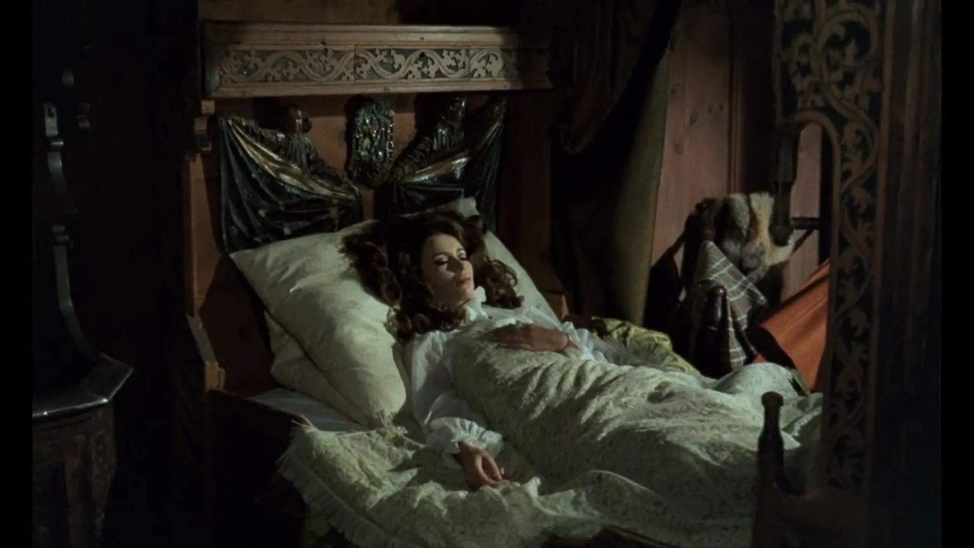 Castle of the Creeping Flesh scene still 4