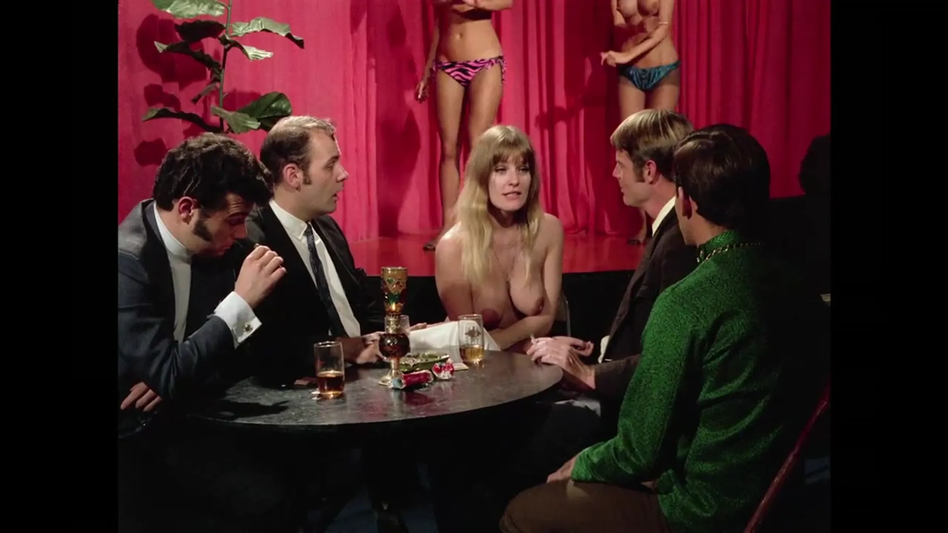 The Ecstasies of Women scene still 5