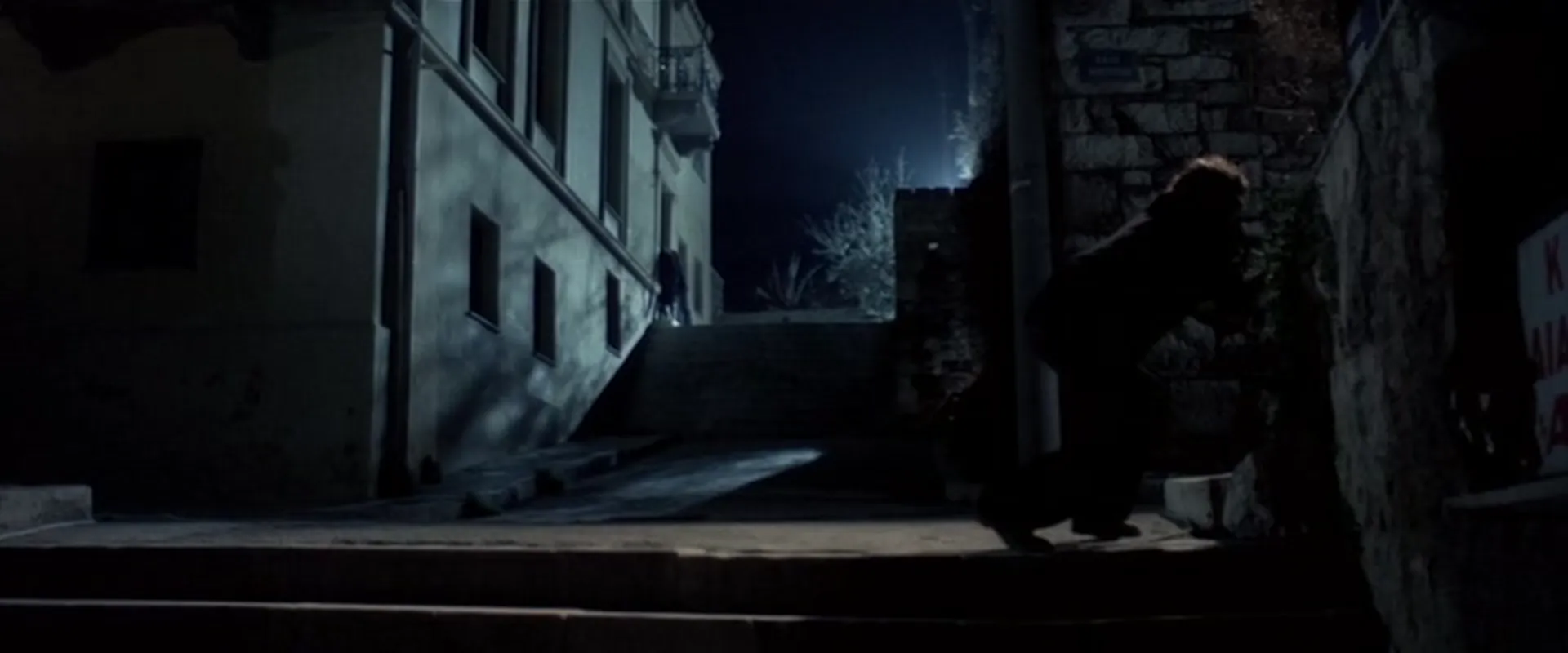 Death Steps in the Dark scene still 11