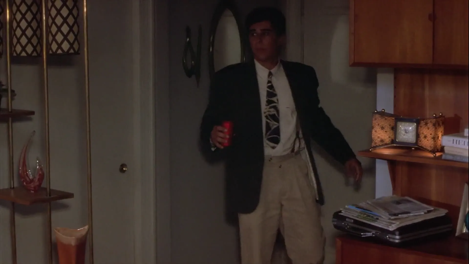 Weekend at Bernie's scene still 3