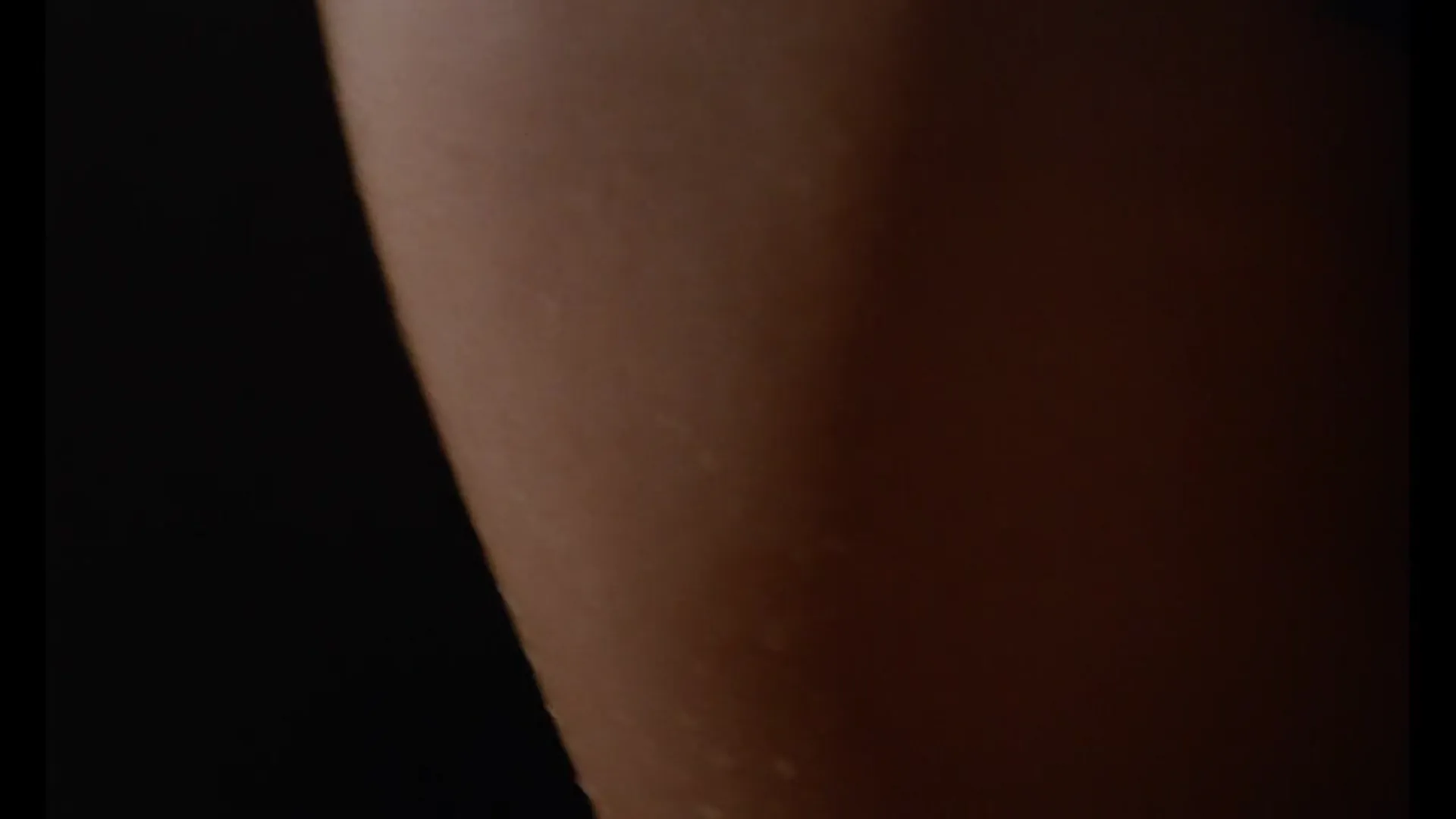 99 Women scene still 3