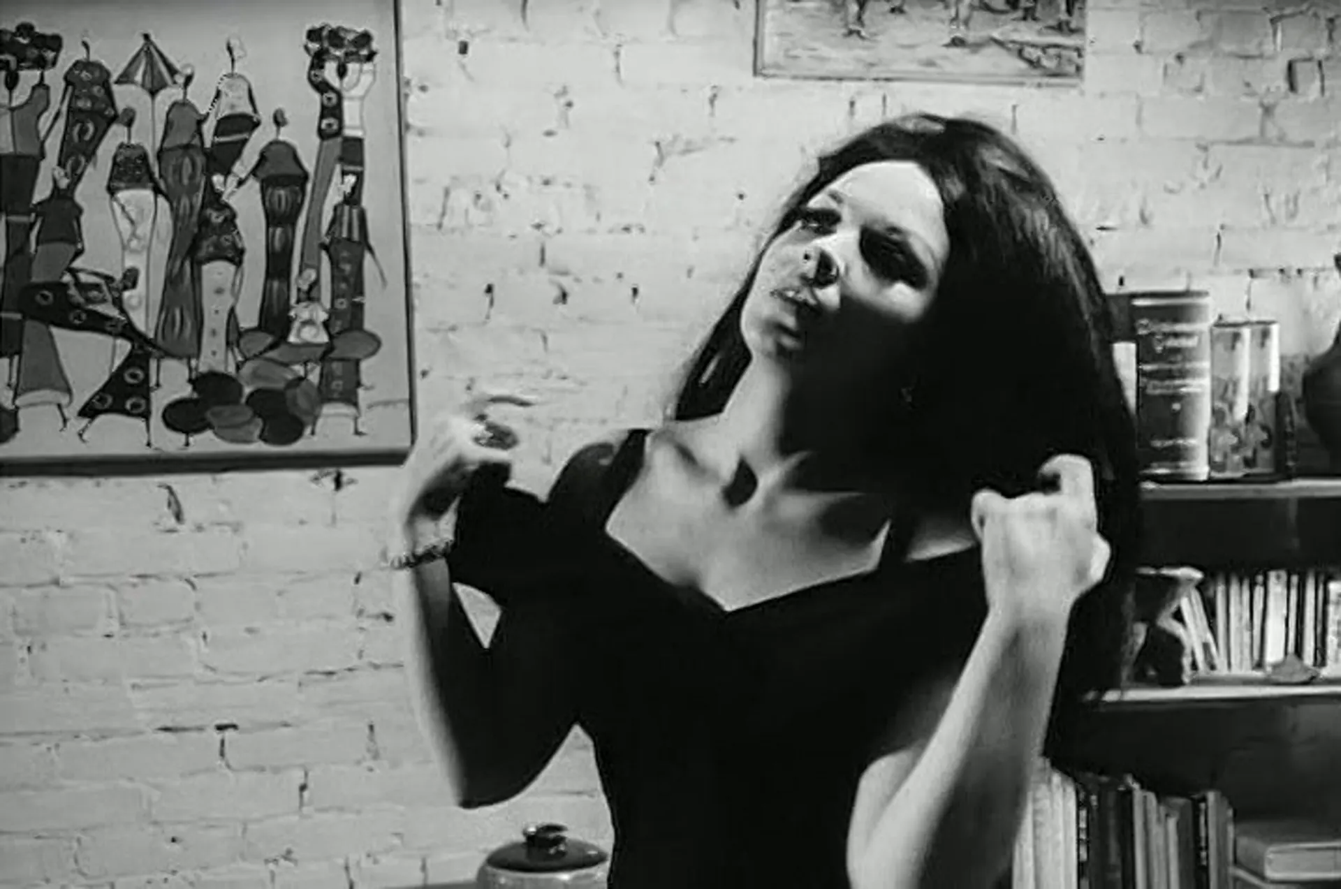 Valérie scene still 4