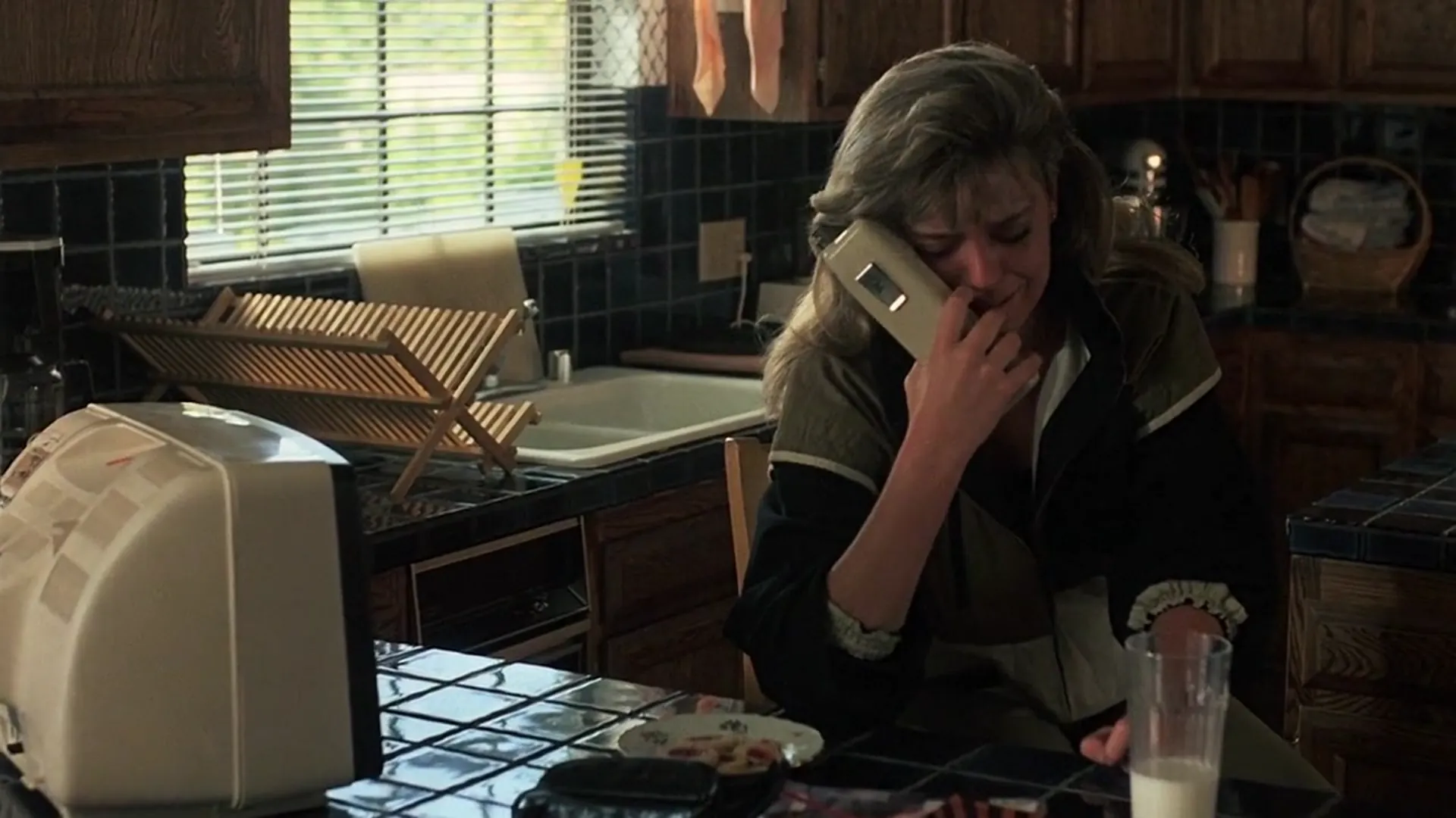 Neon Maniacs scene still 4