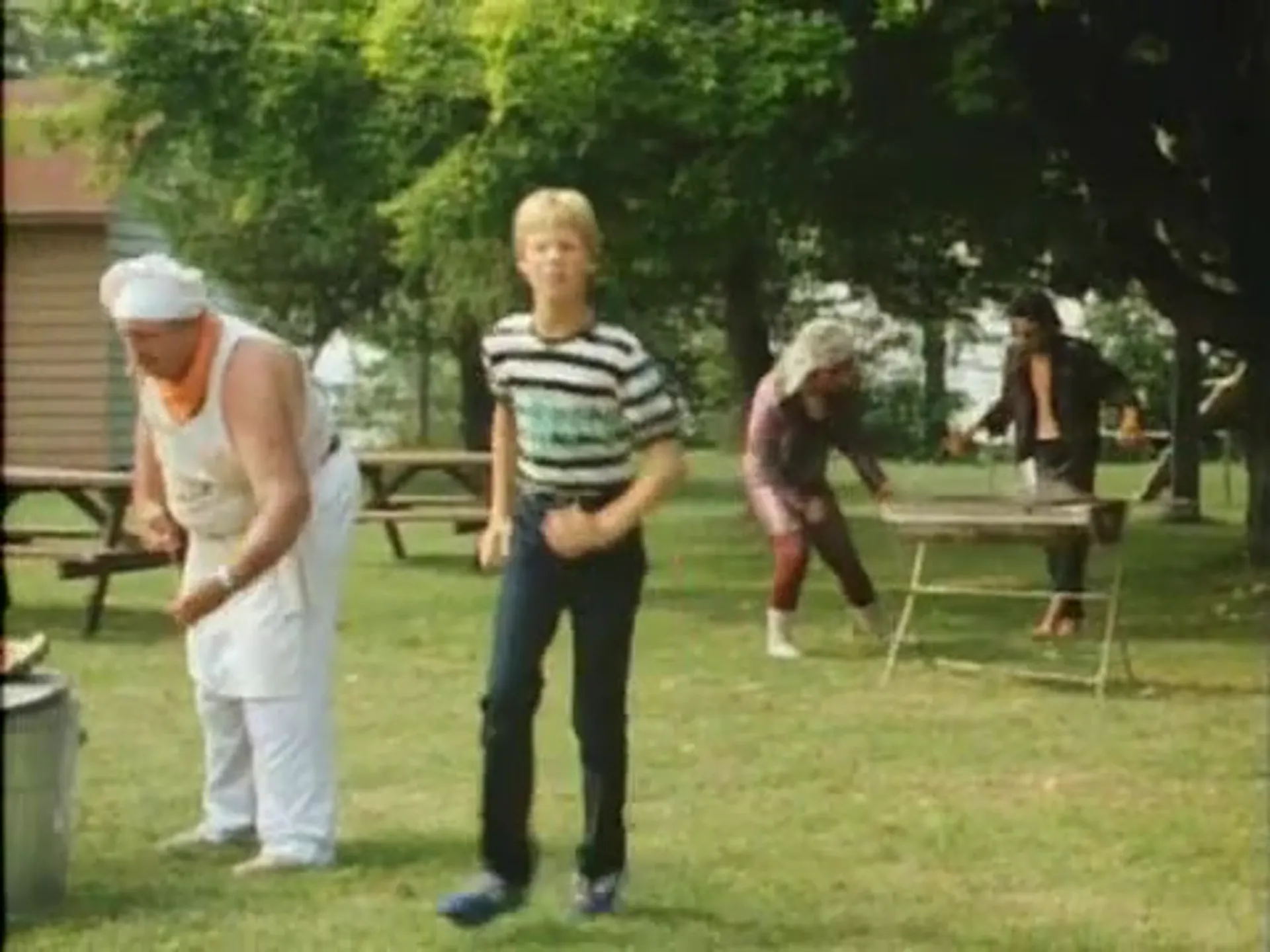 Oddballs scene still 1
