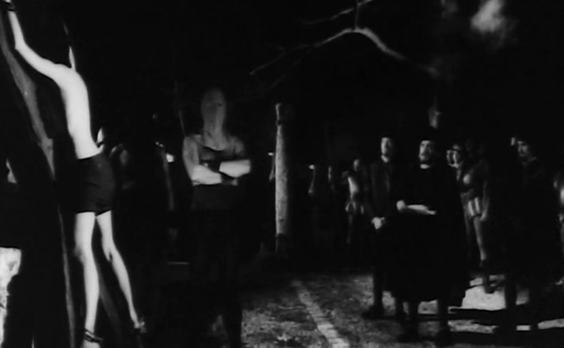 Crypt of the Vampire scene still 2