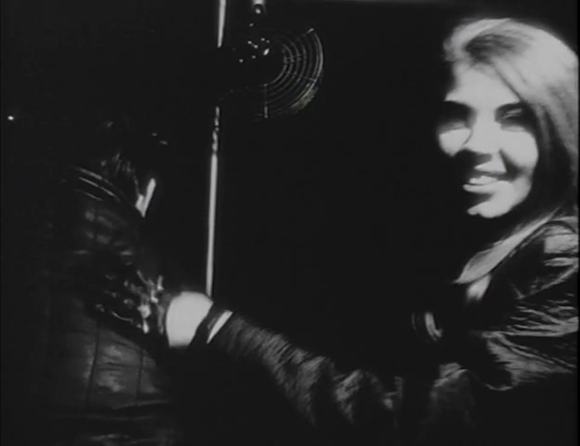 She Came on the Bus scene still 6
