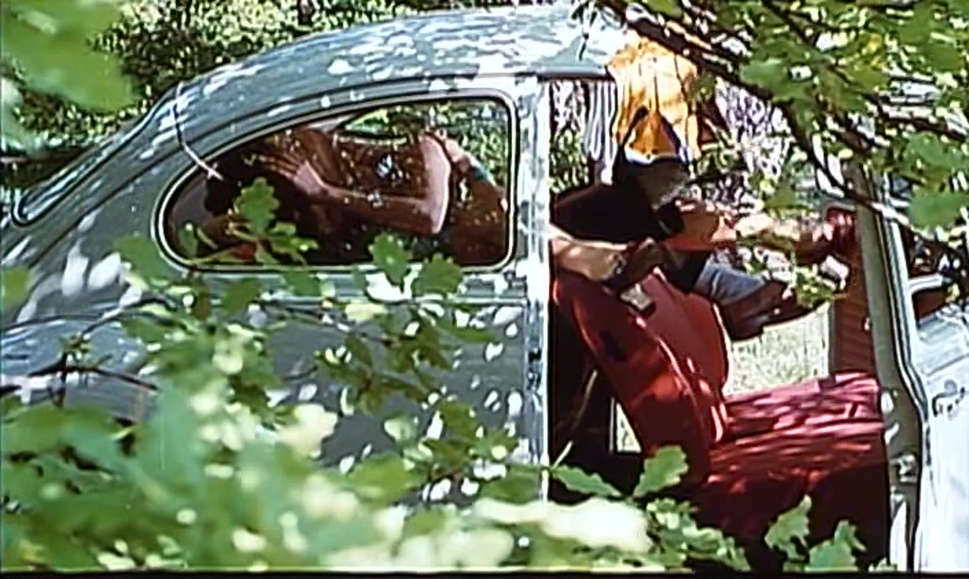 Should a Schoolgirl Tell? scene still 3