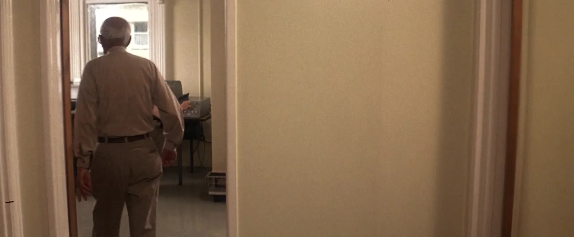 Strange Behavior scene still 4