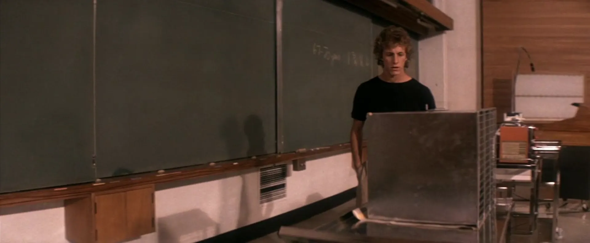 Strange Behavior scene still 2