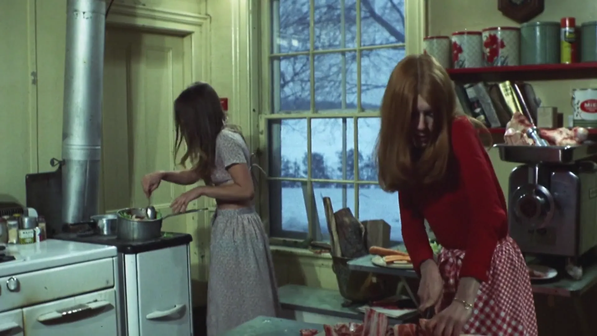 Cannibal Girls scene still 3