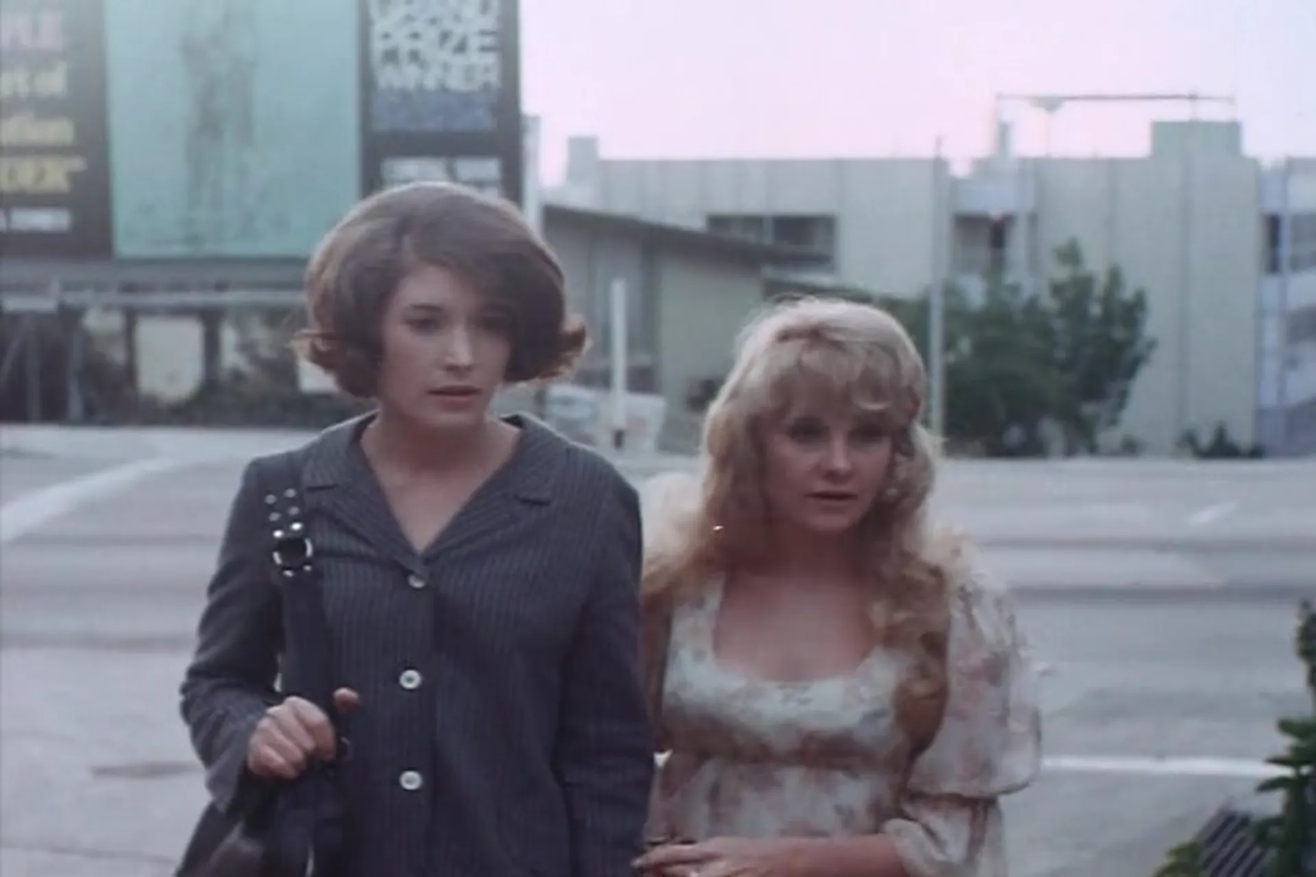 The Dark Side of Tomorrow scene still 2