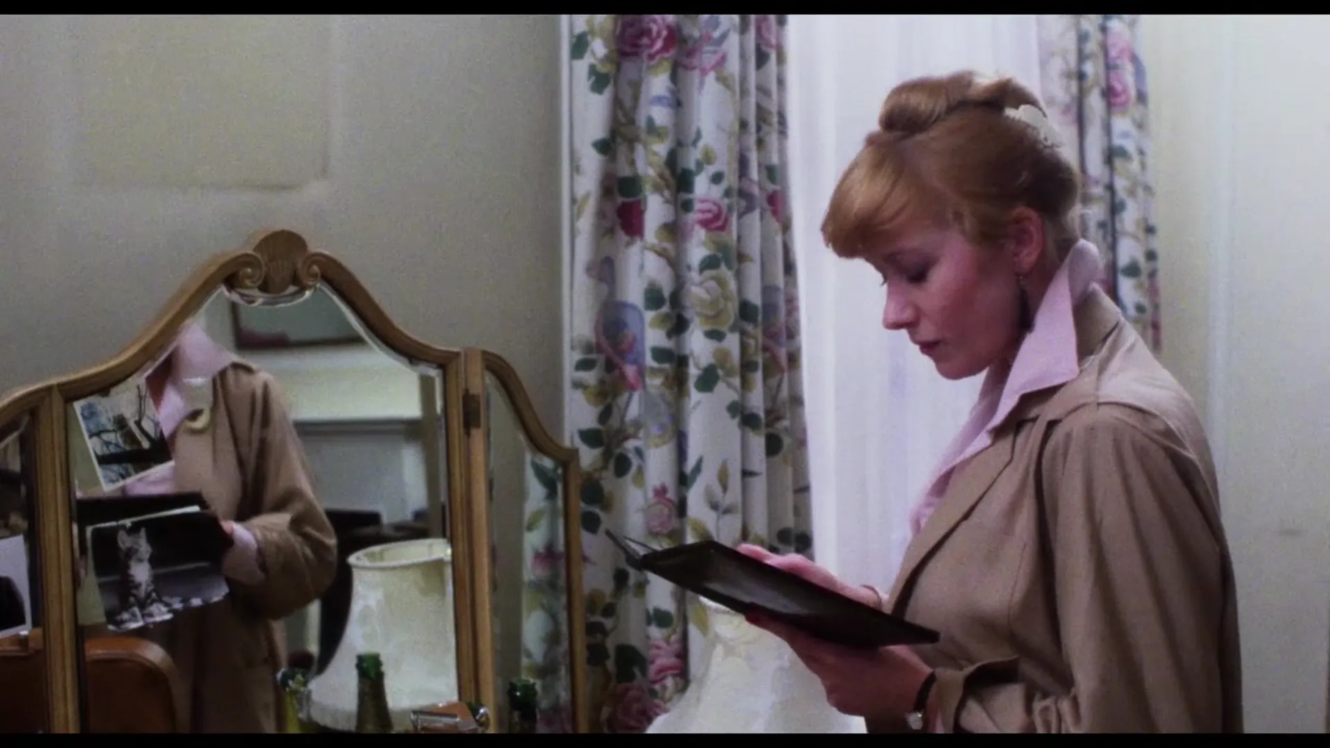 Hussy scene still 3