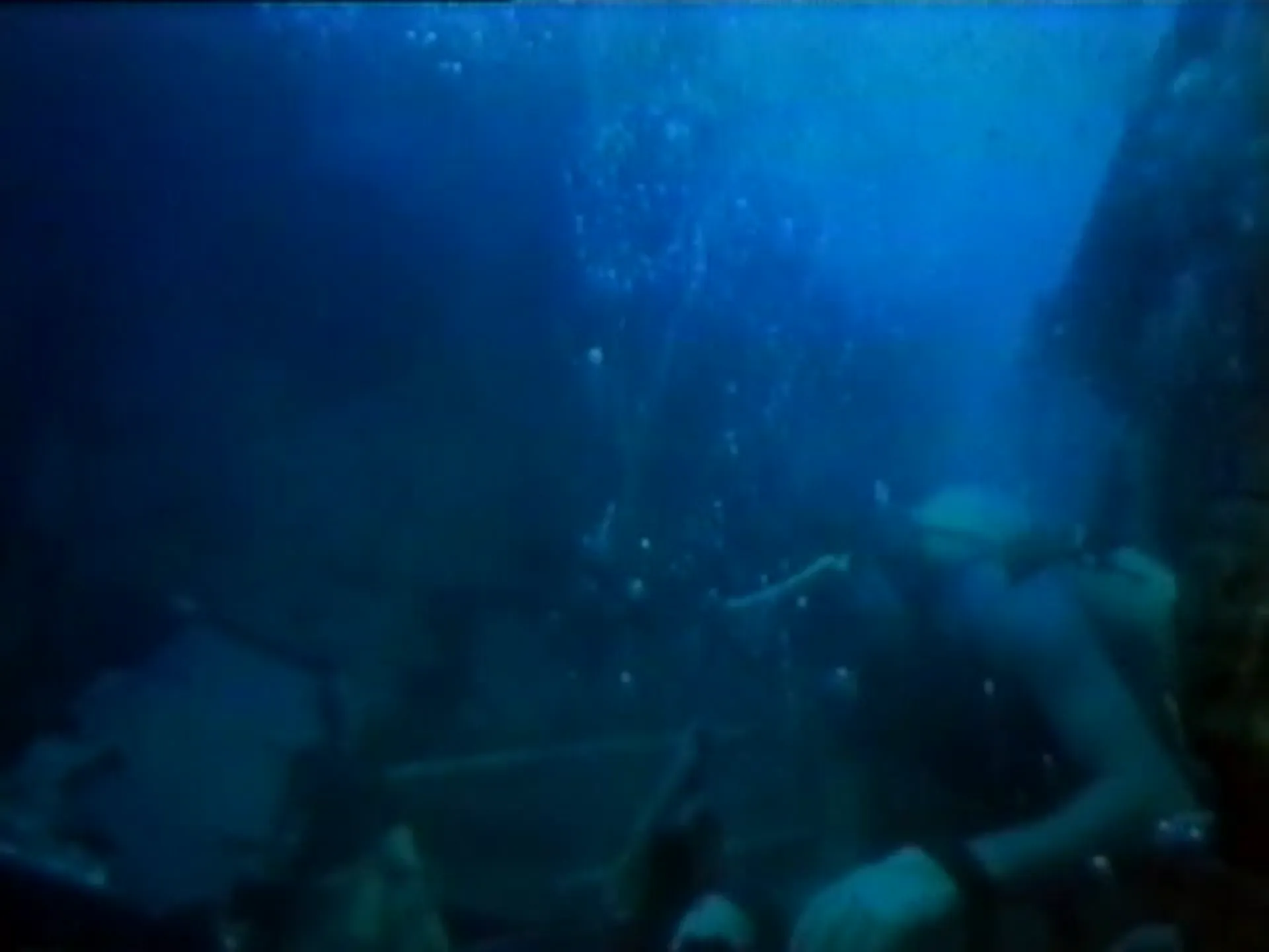 Wet Gold scene still 6