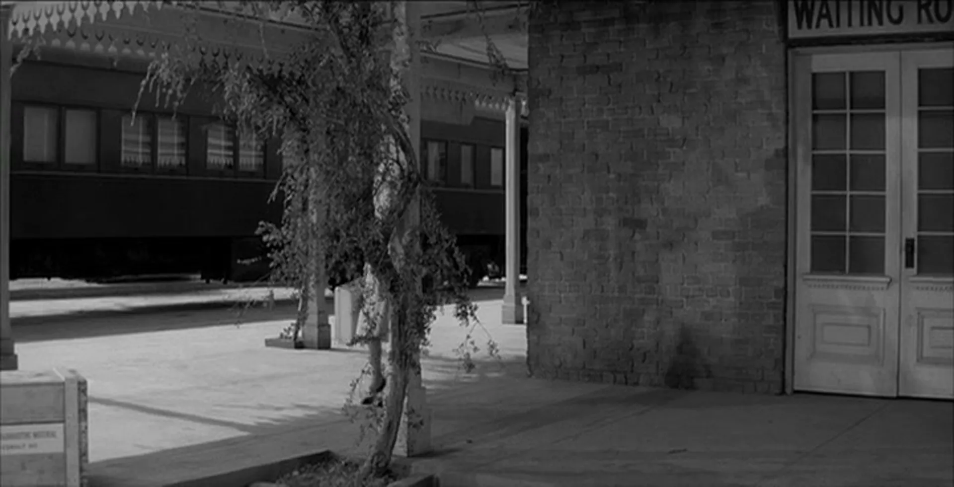 The Alligator People scene still 2