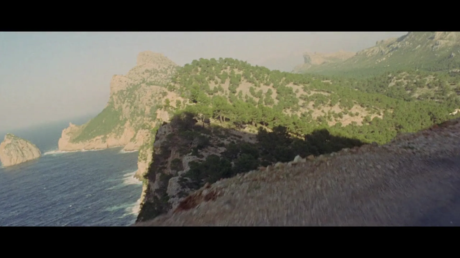 A Quiet Place to Kill scene still 4