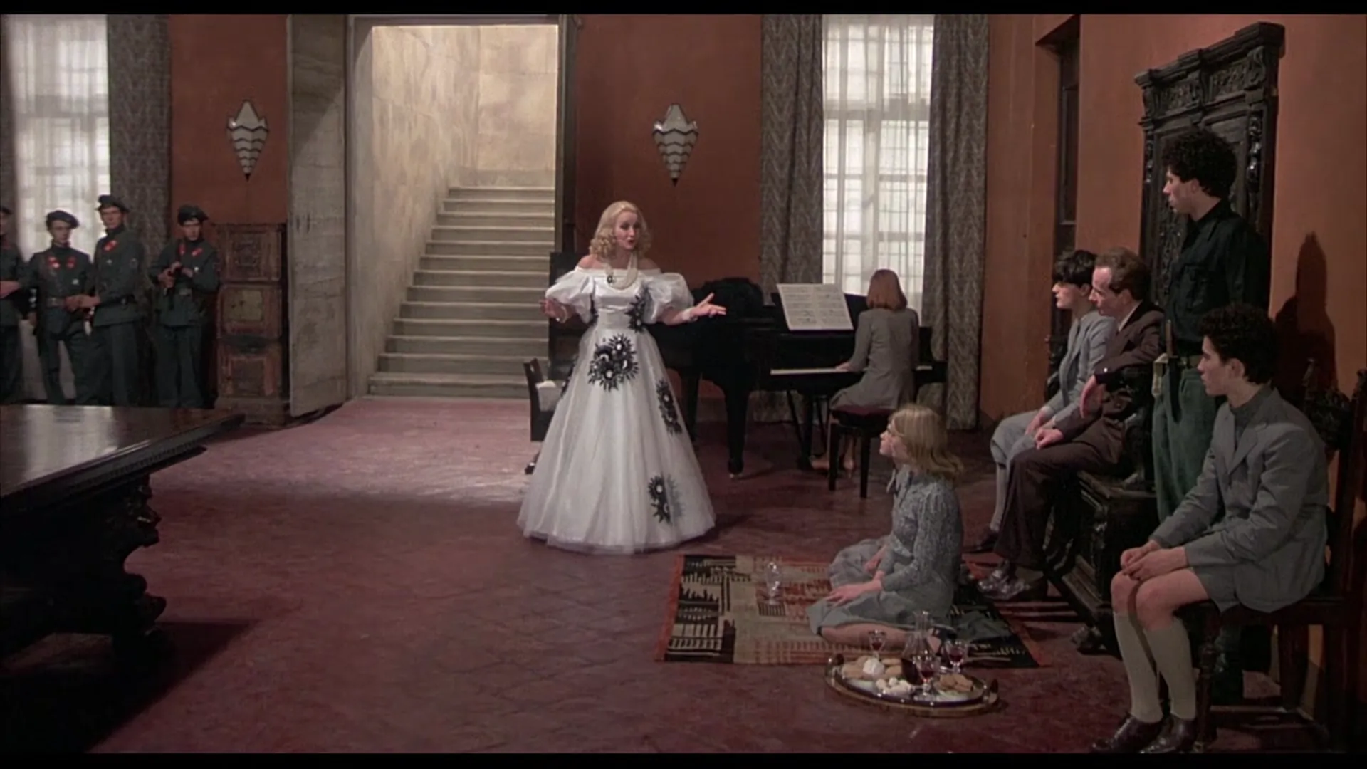 Salò, or the 120 Days of Sodom scene still 3