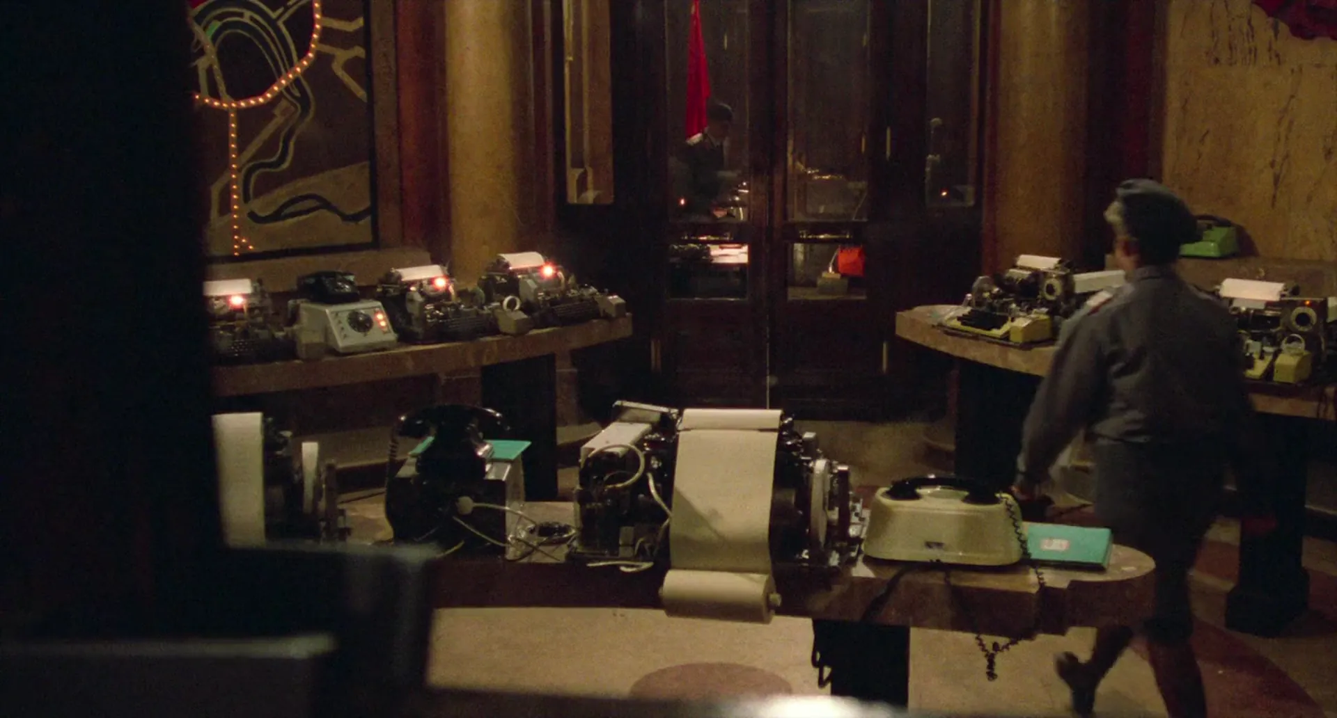 Red Heat scene still 2