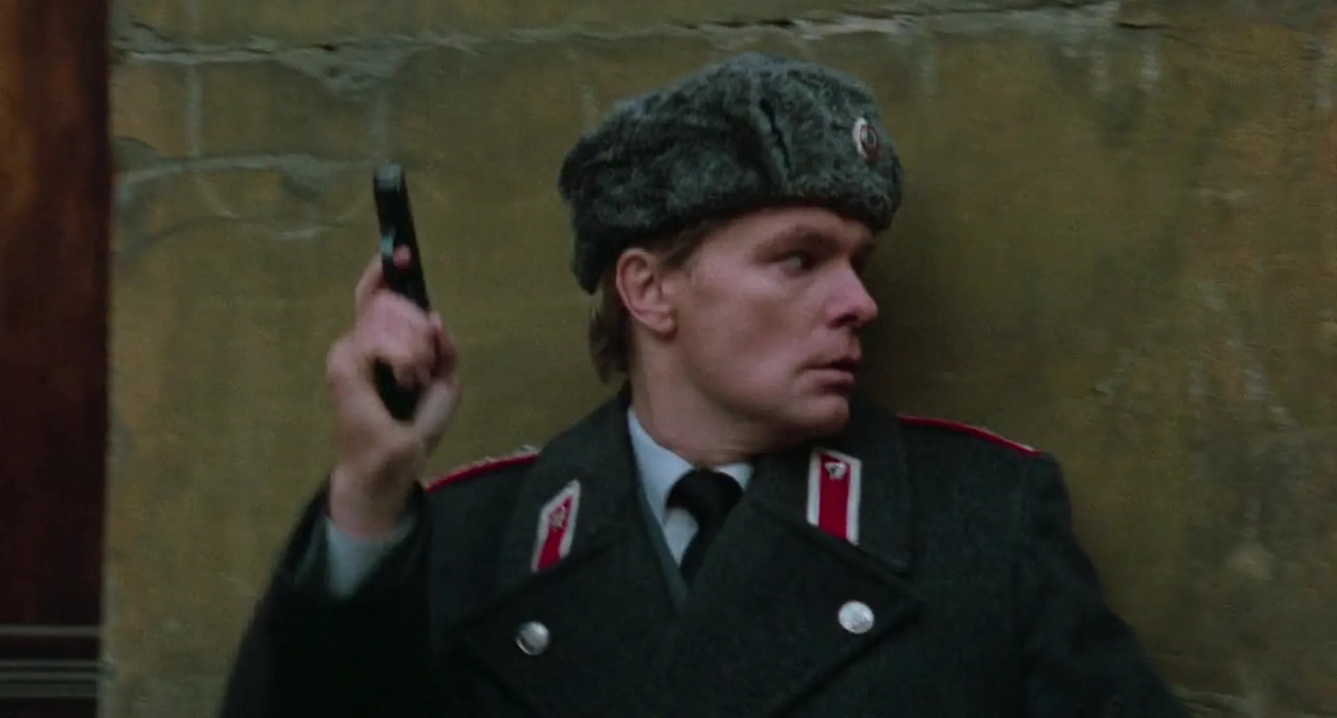 Red Heat scene still 1