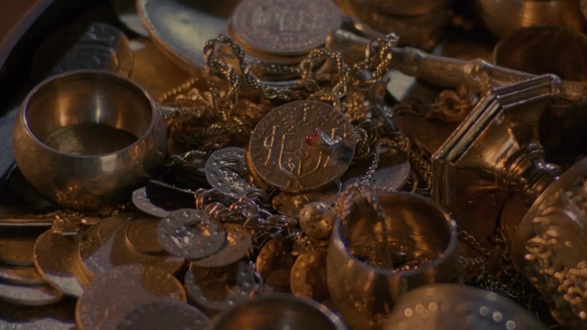 Leprechaun 2 scene still 3