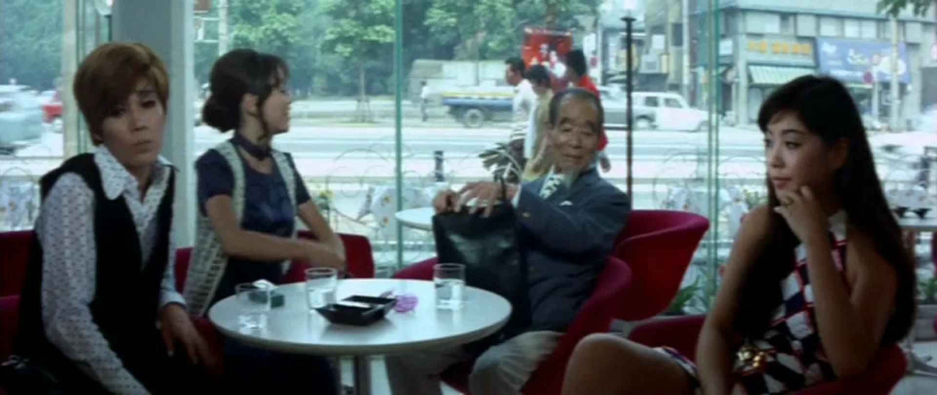 Delinquent Girl Boss: Blossoming Night Dreams scene still 5