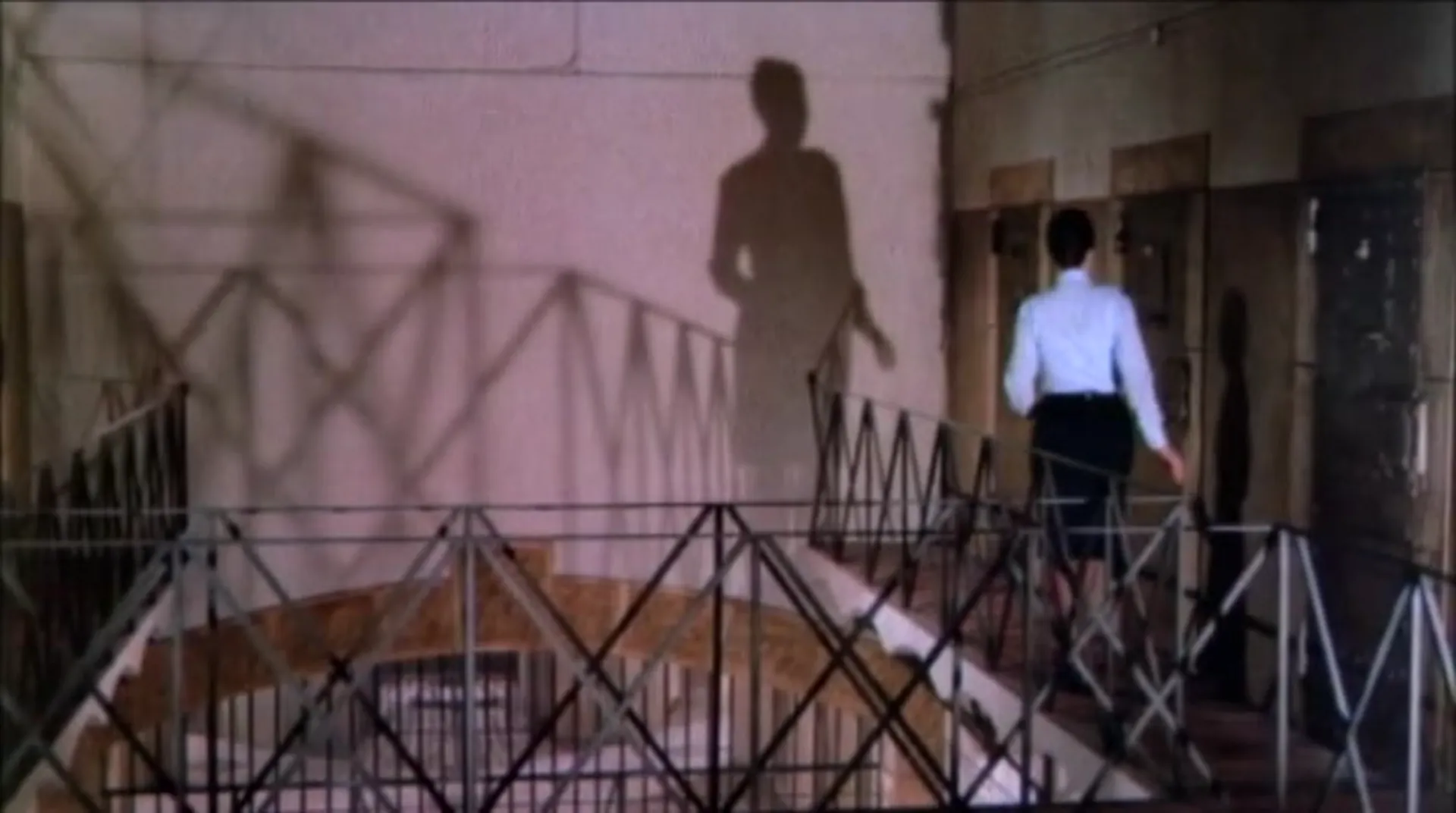 Women in Cell Block 7 scene still 3