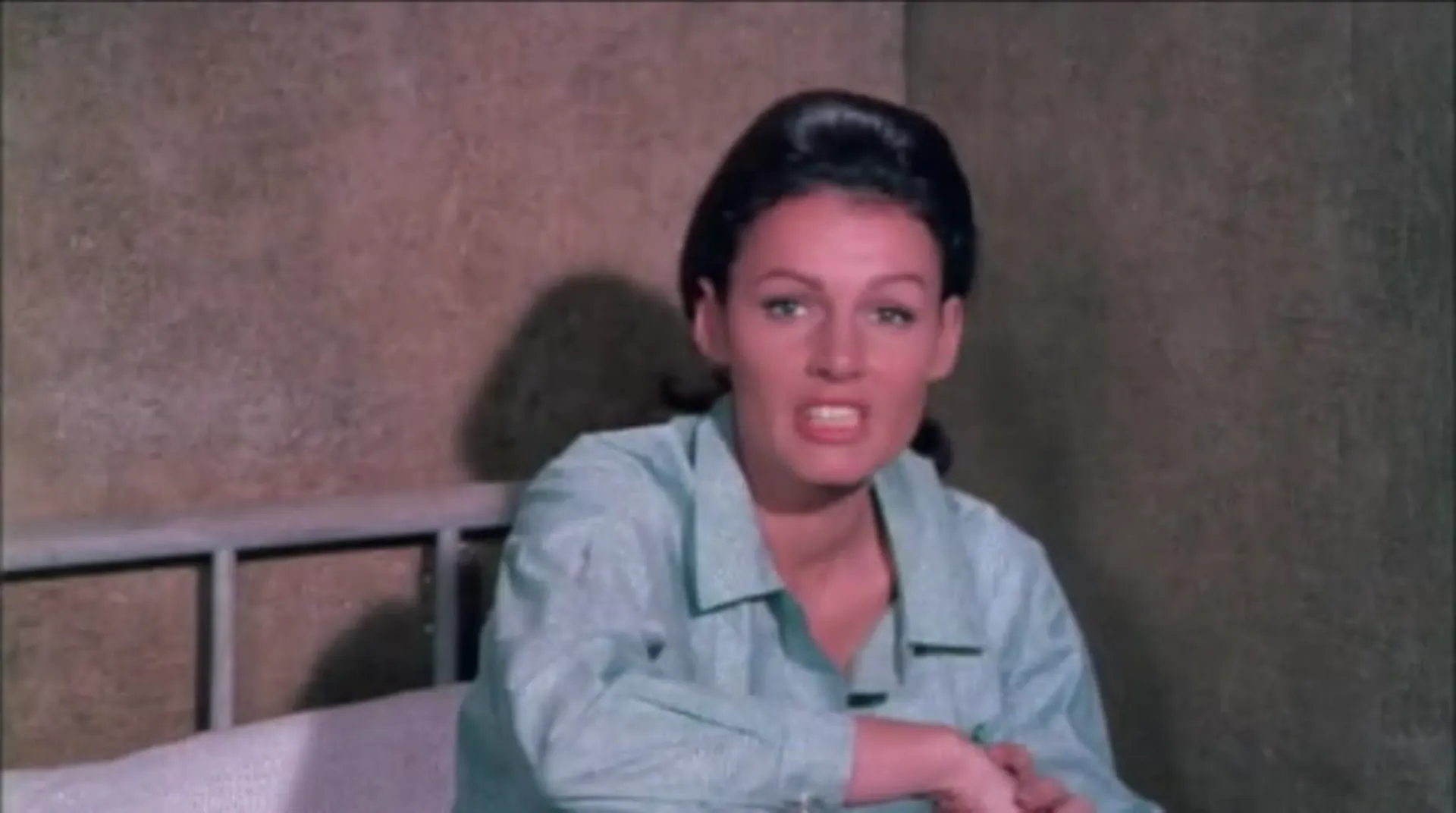 Women in Cell Block 7 scene still 6