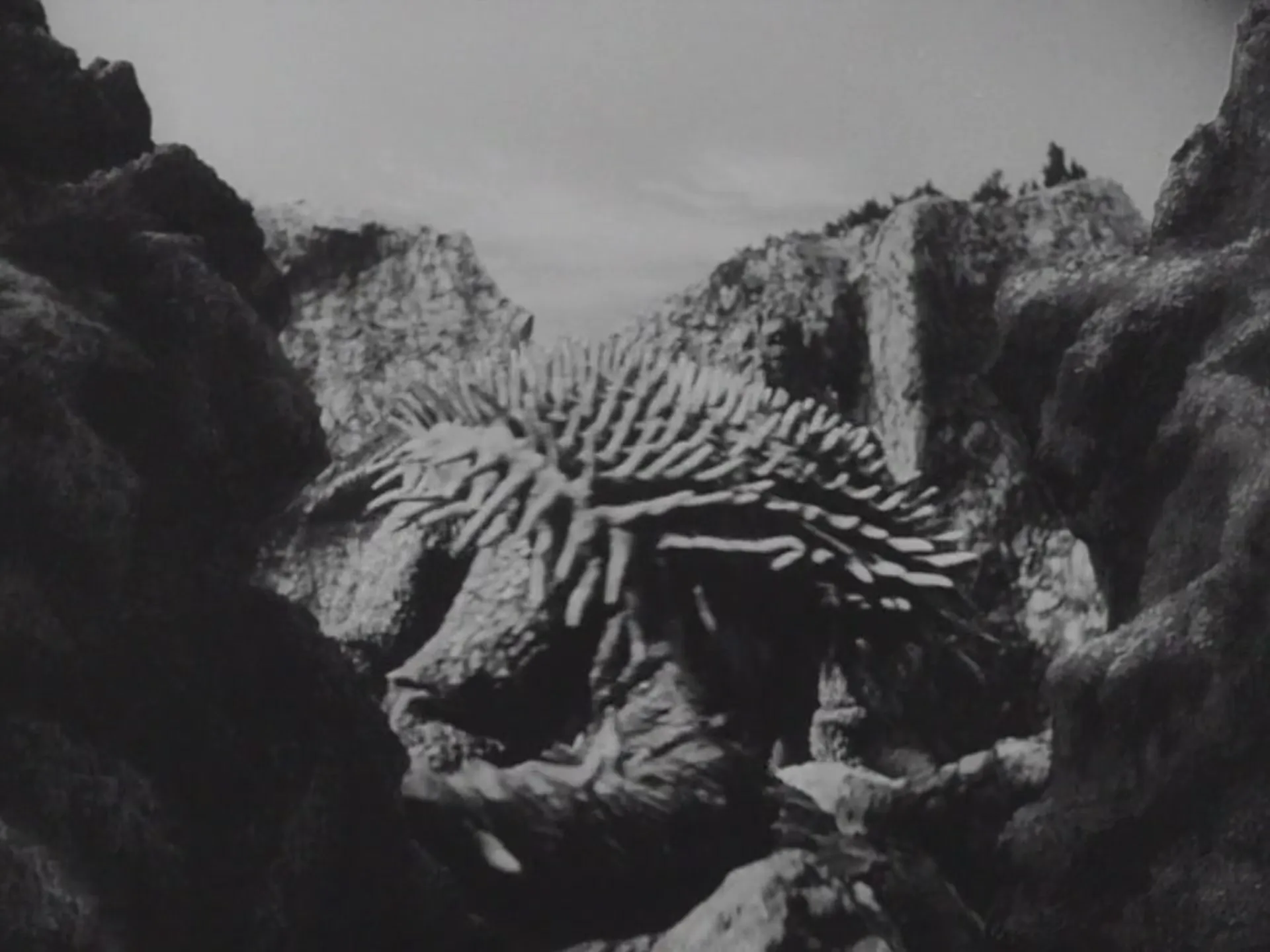 Godzilla Raids Again scene still 1