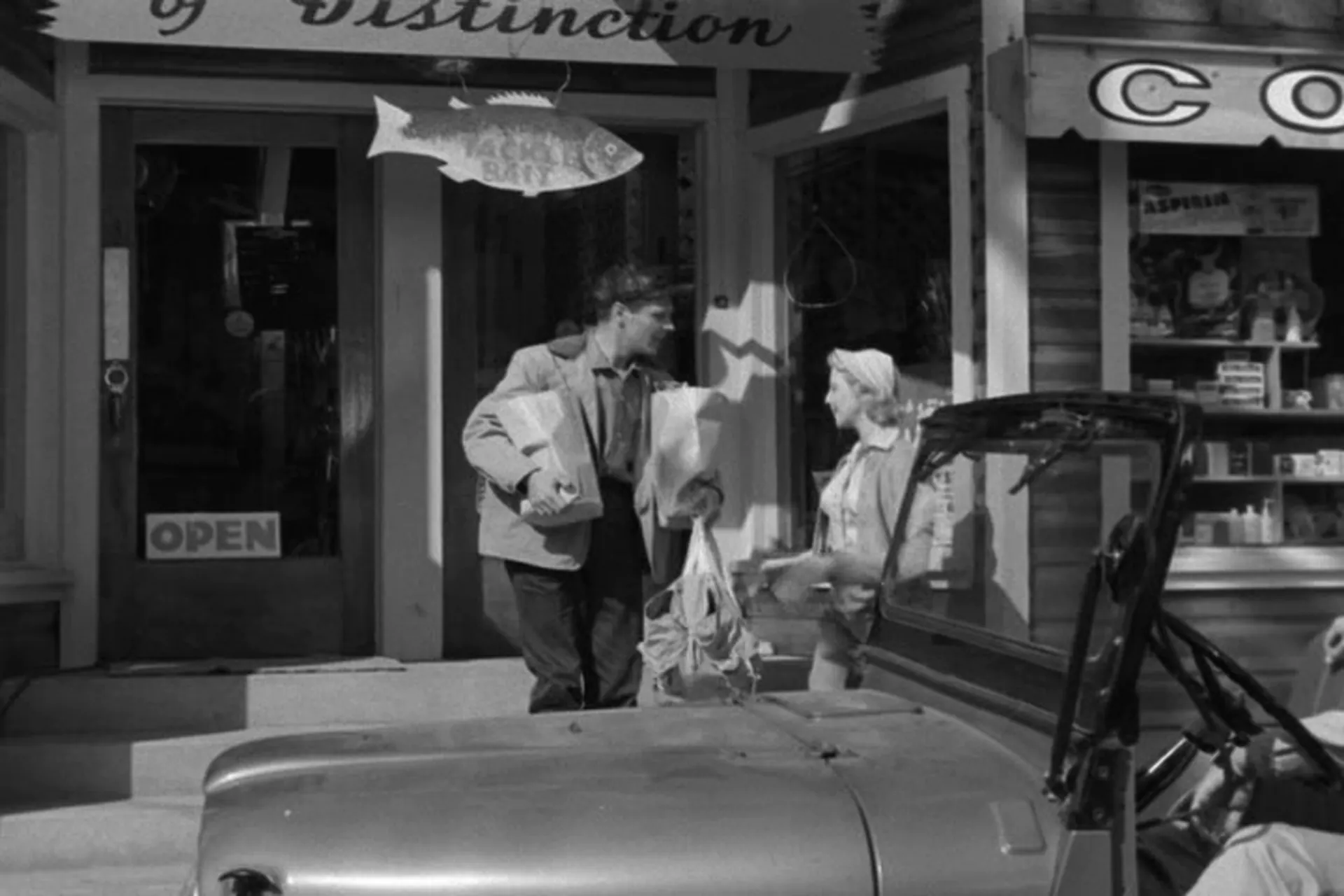 Giant from the Unknown scene still 1