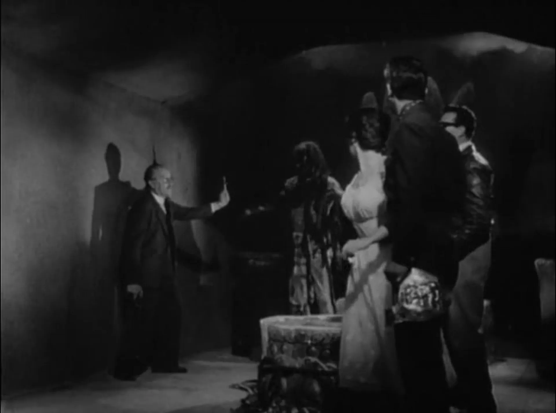 The Robot vs. The Aztec Mummy scene still 4
