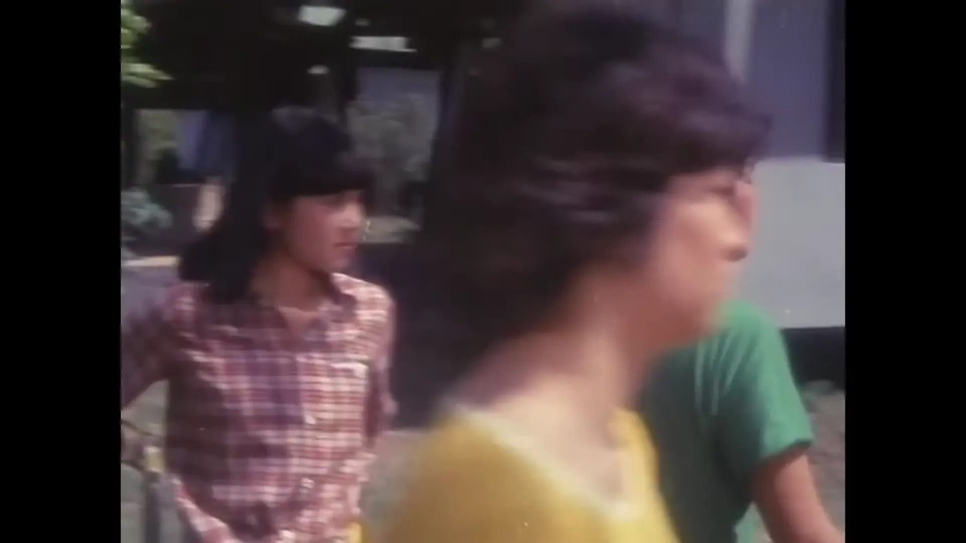Angels With Golden Guns scene still 4