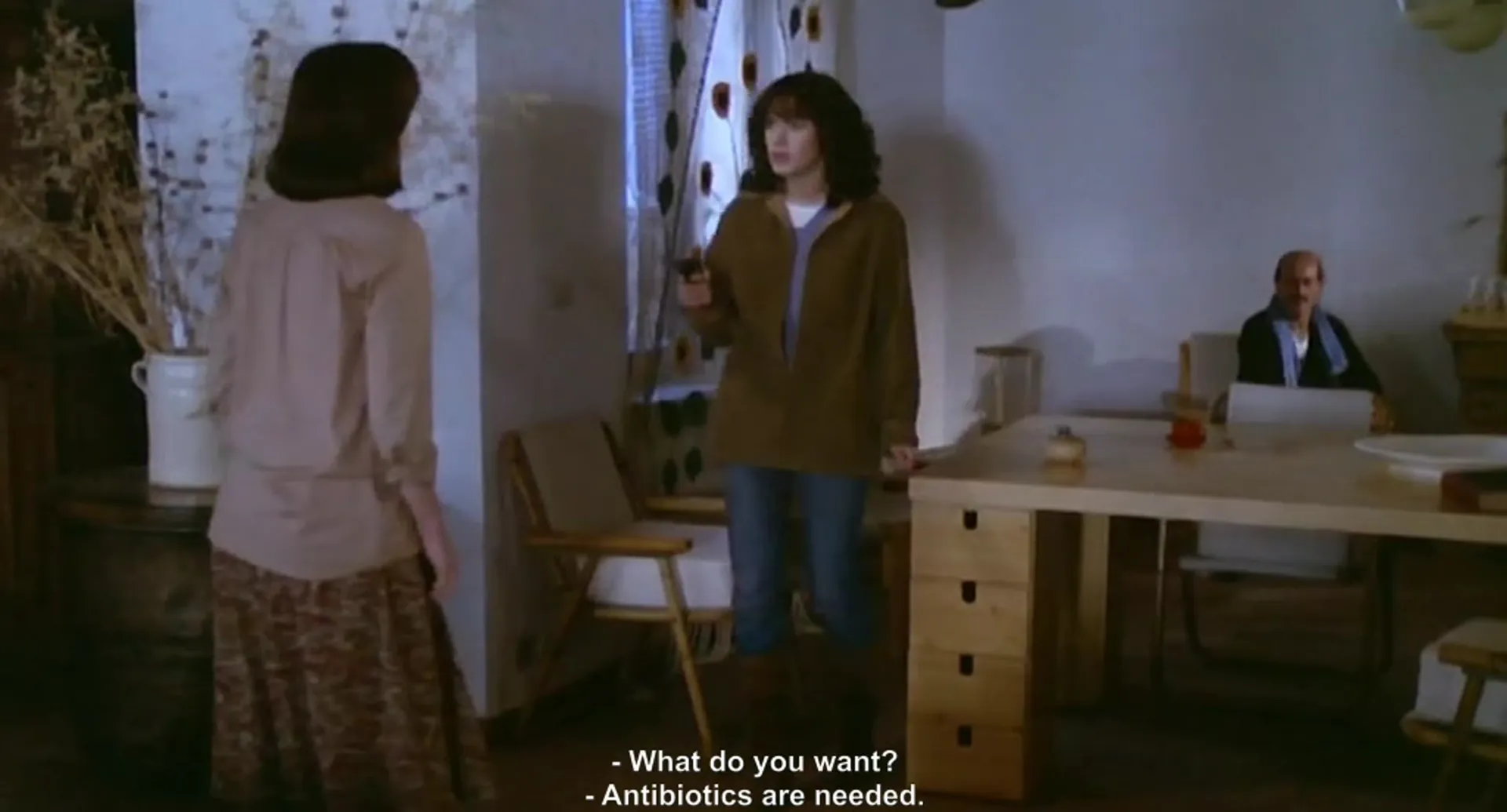 Escape from Women's Prison scene still 3