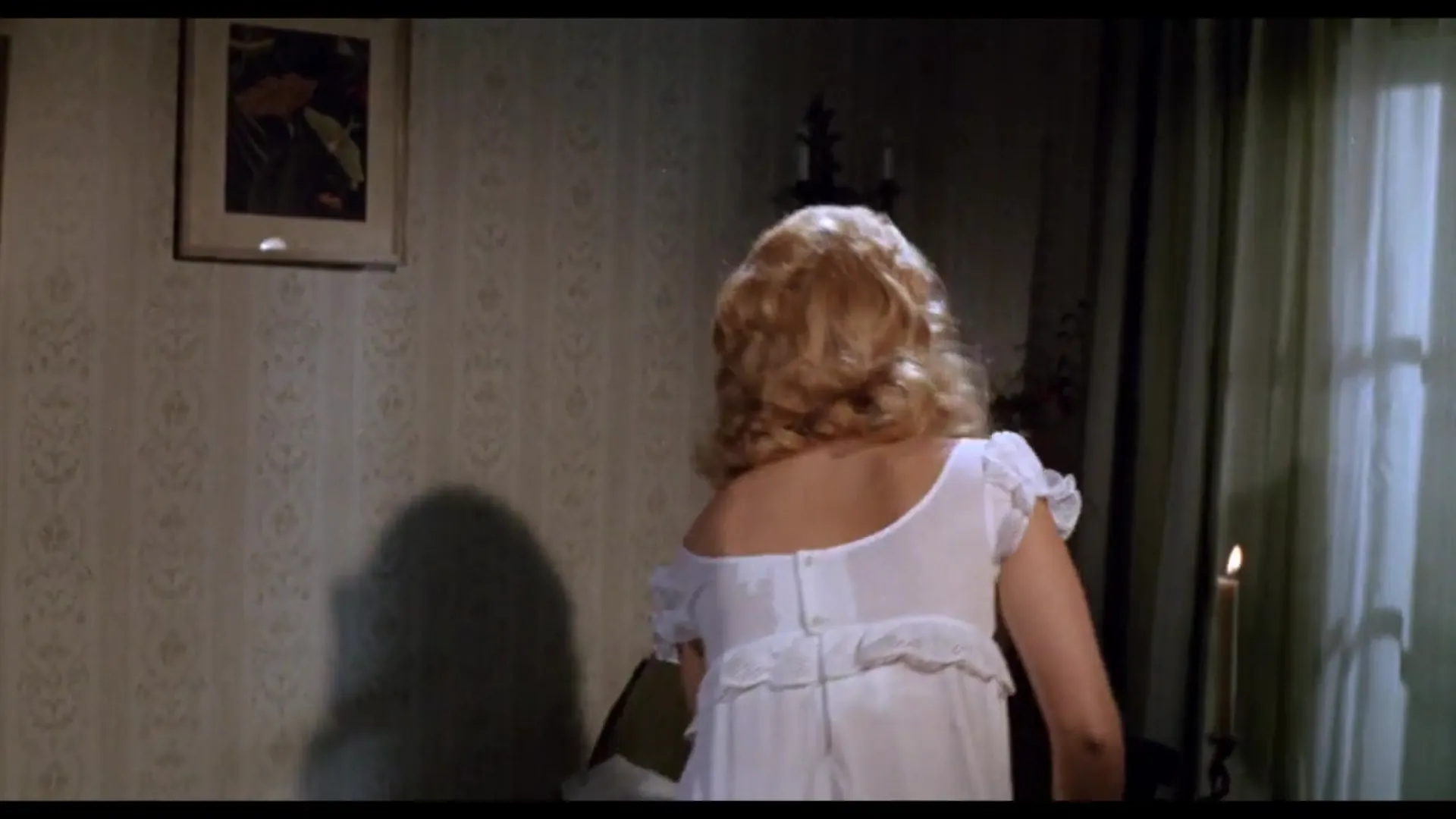 The Werewolf Versus the Vampire Woman scene still 2