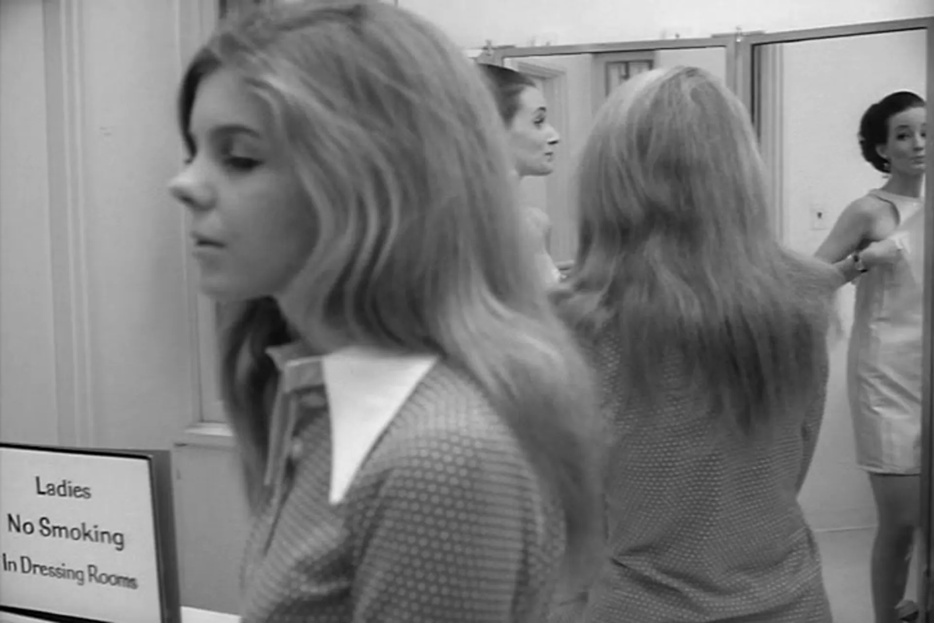Murder à la Mod scene still 2