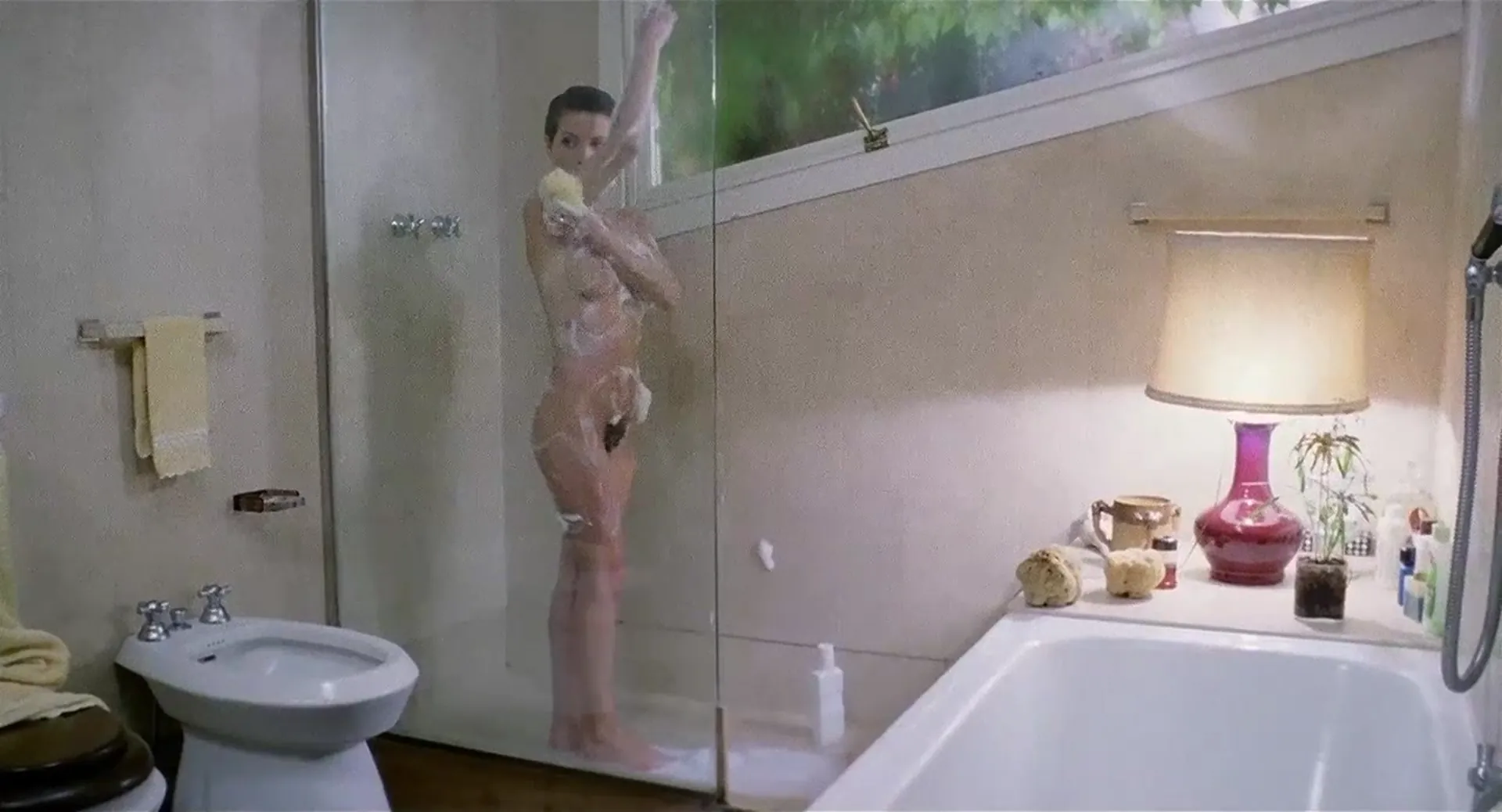 House on the Edge of the Park scene still 3