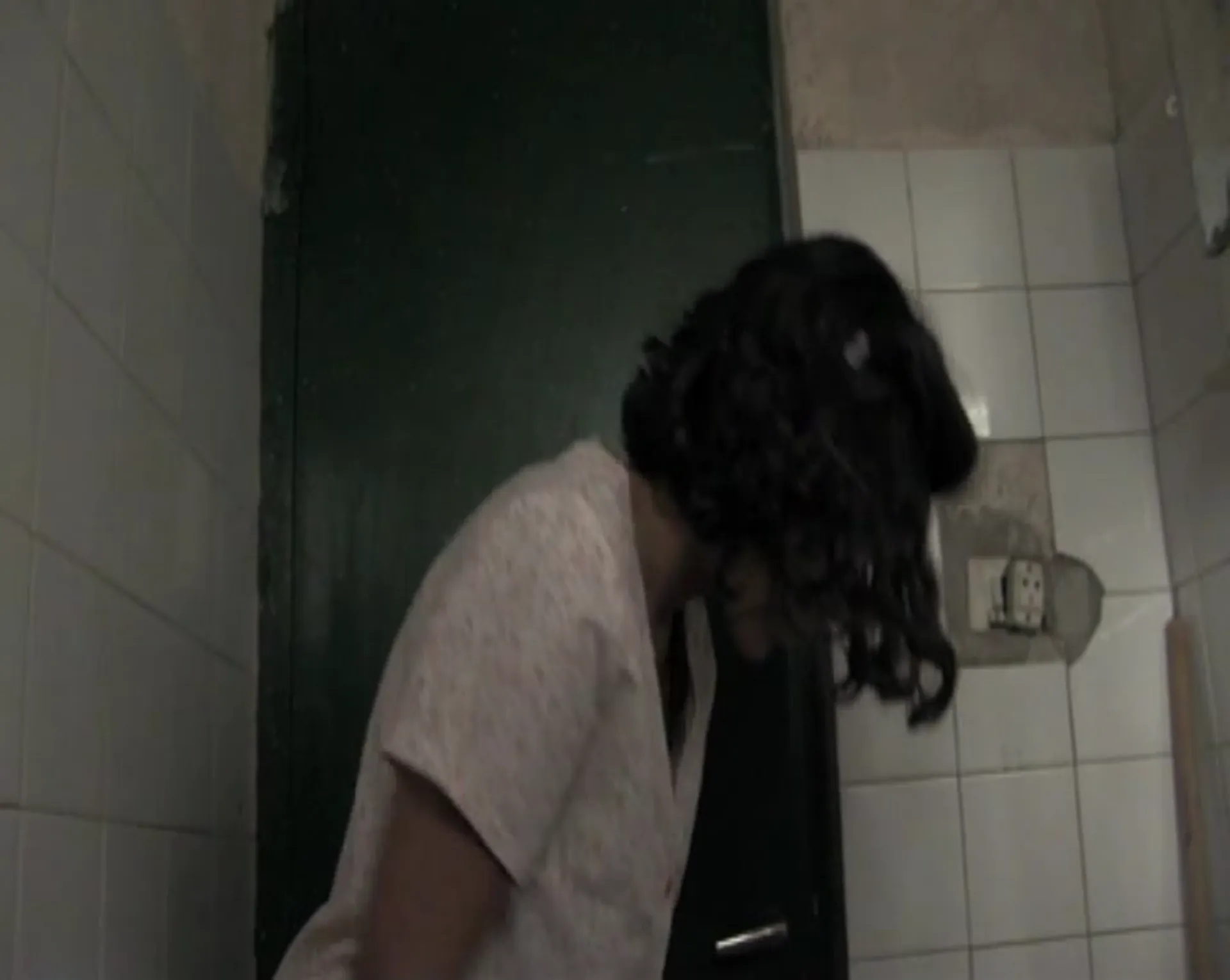 I'll Never Die Alone scene still 2
