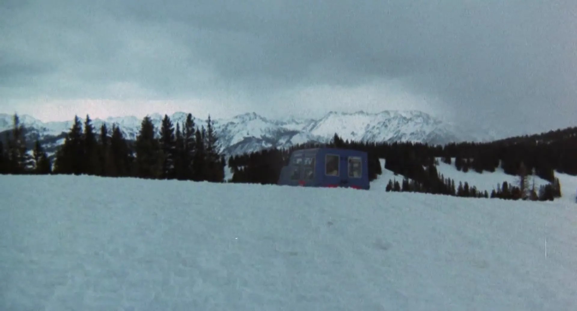 Survive! scene still 2