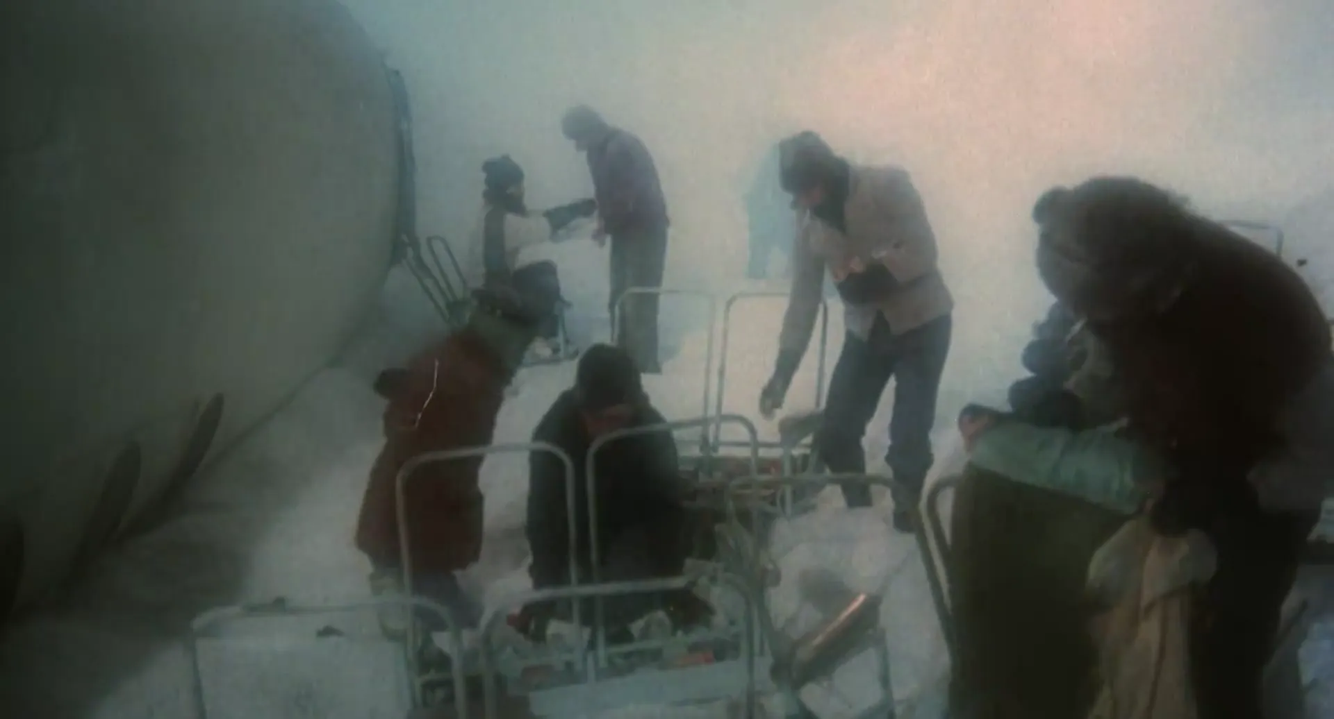 Survive! scene still 3
