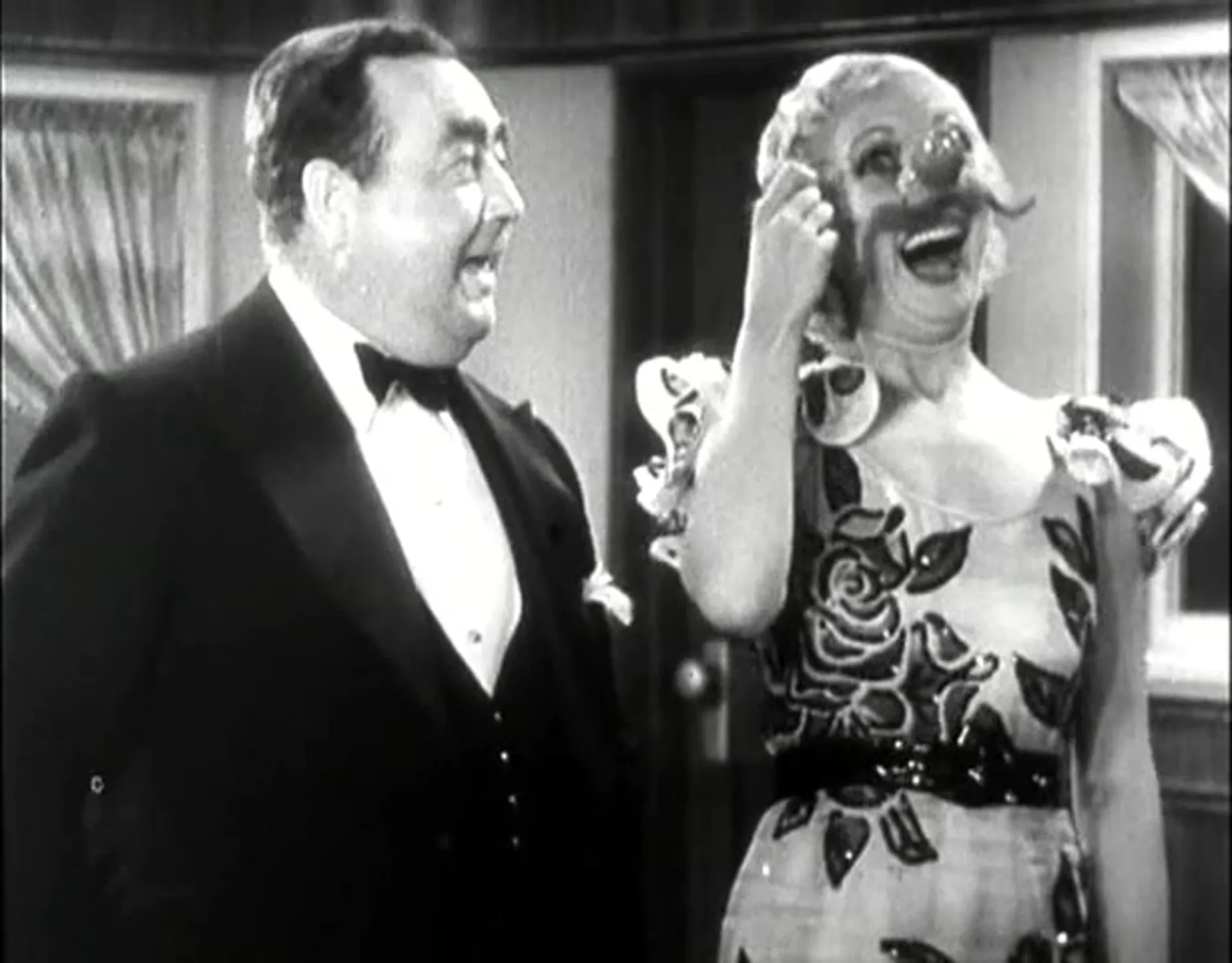 Girls About Town scene still 2