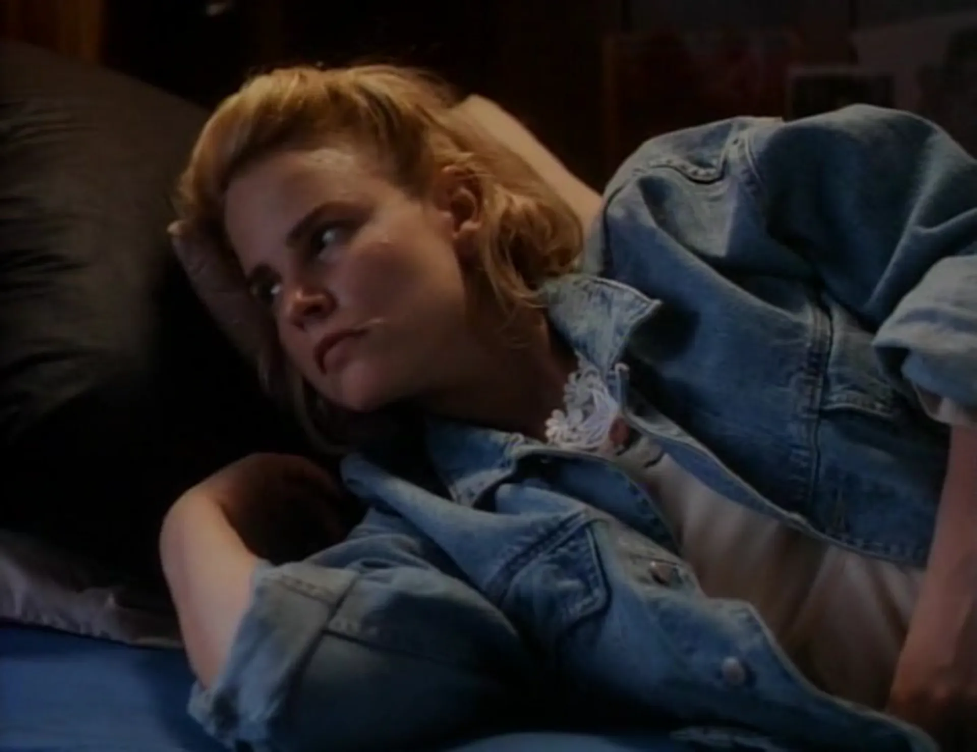 Carnosaur scene still 6