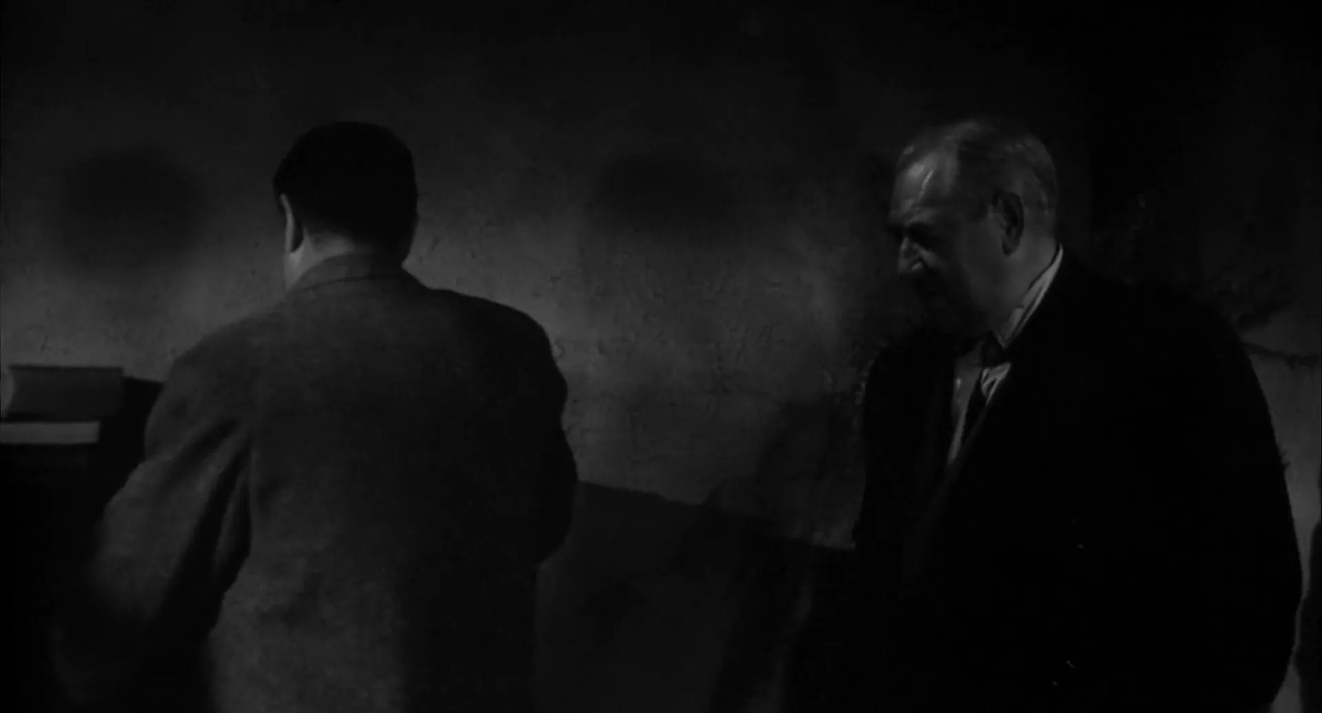 I Bury the Living scene still 4
