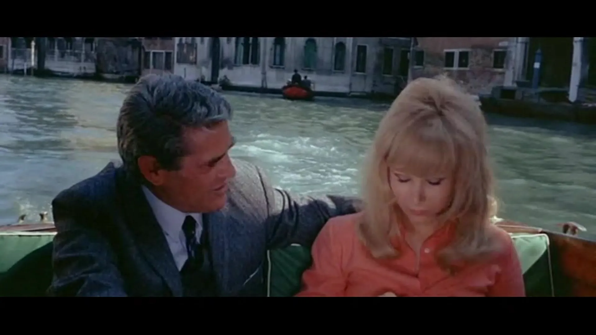 28 Minutes for 3 Million Dollars scene still 3