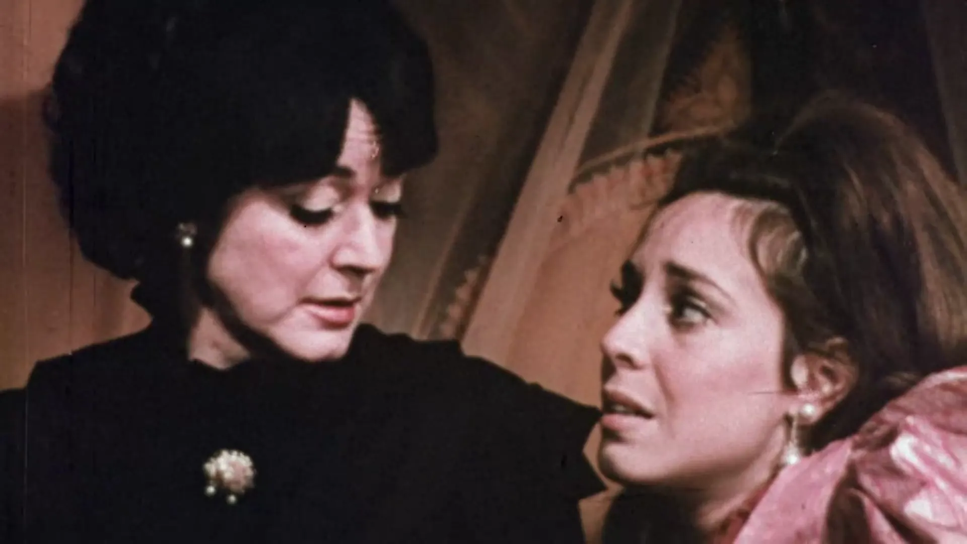 The Oval Portrait scene still 5