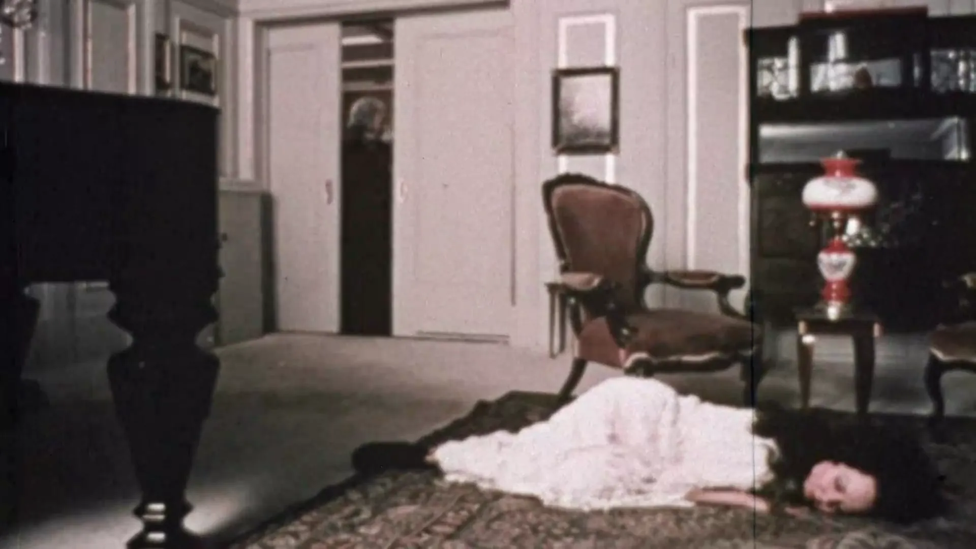 The Oval Portrait scene still 3