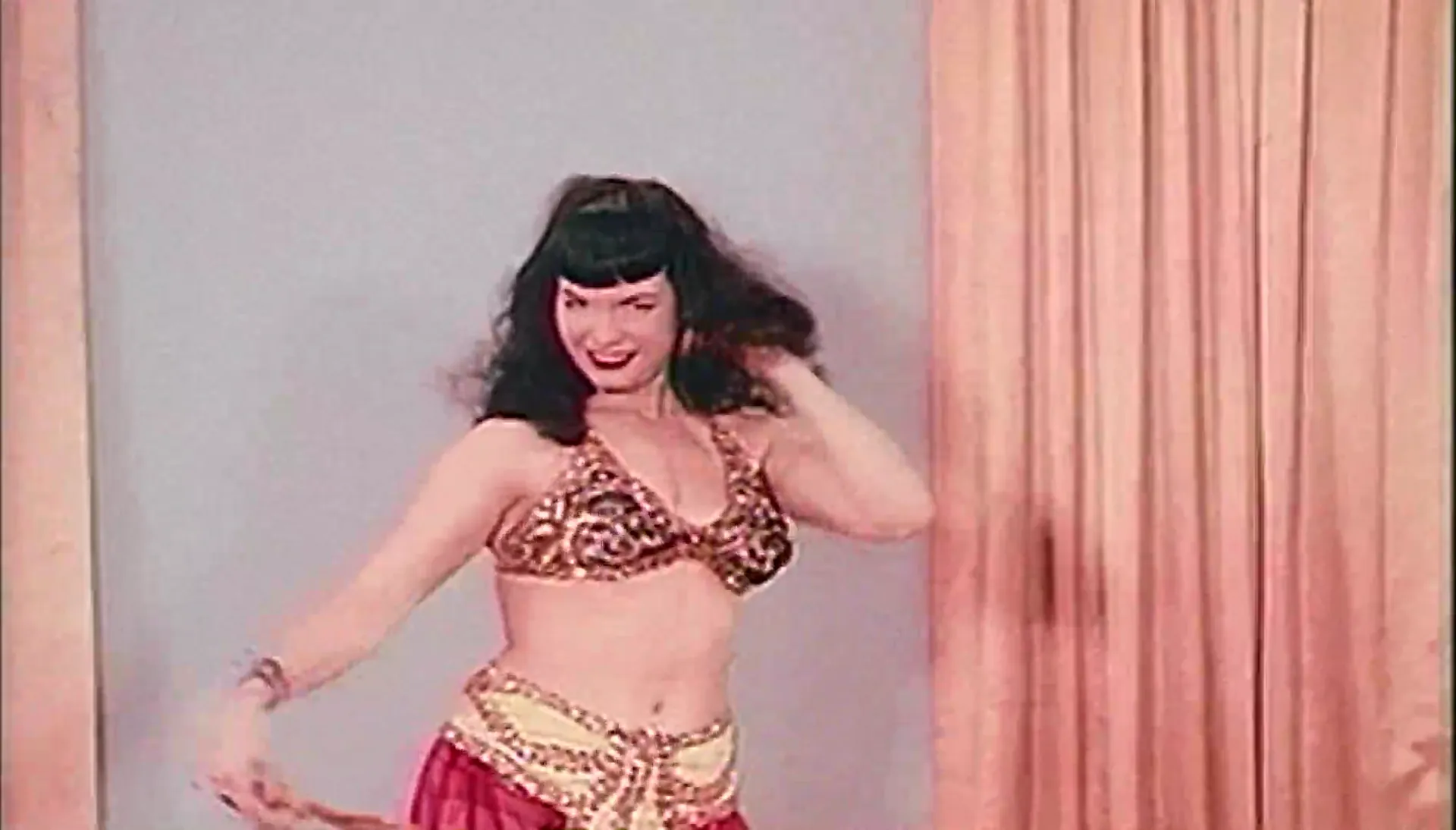 Bettie Page: Pin Up Queen scene still 1